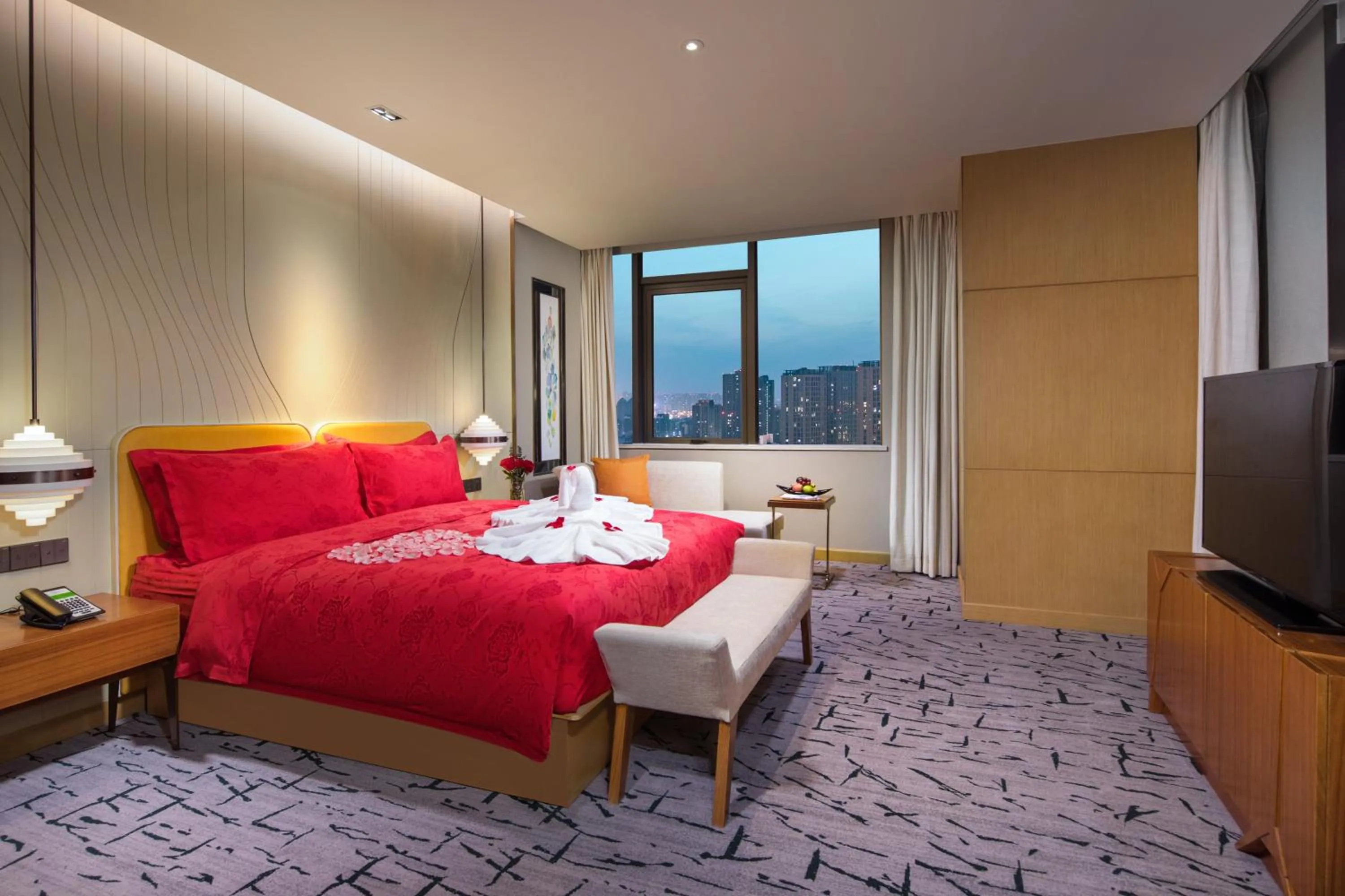 Bedroom, Bed in Holiday Inn Tianjin Xiqing by IHG