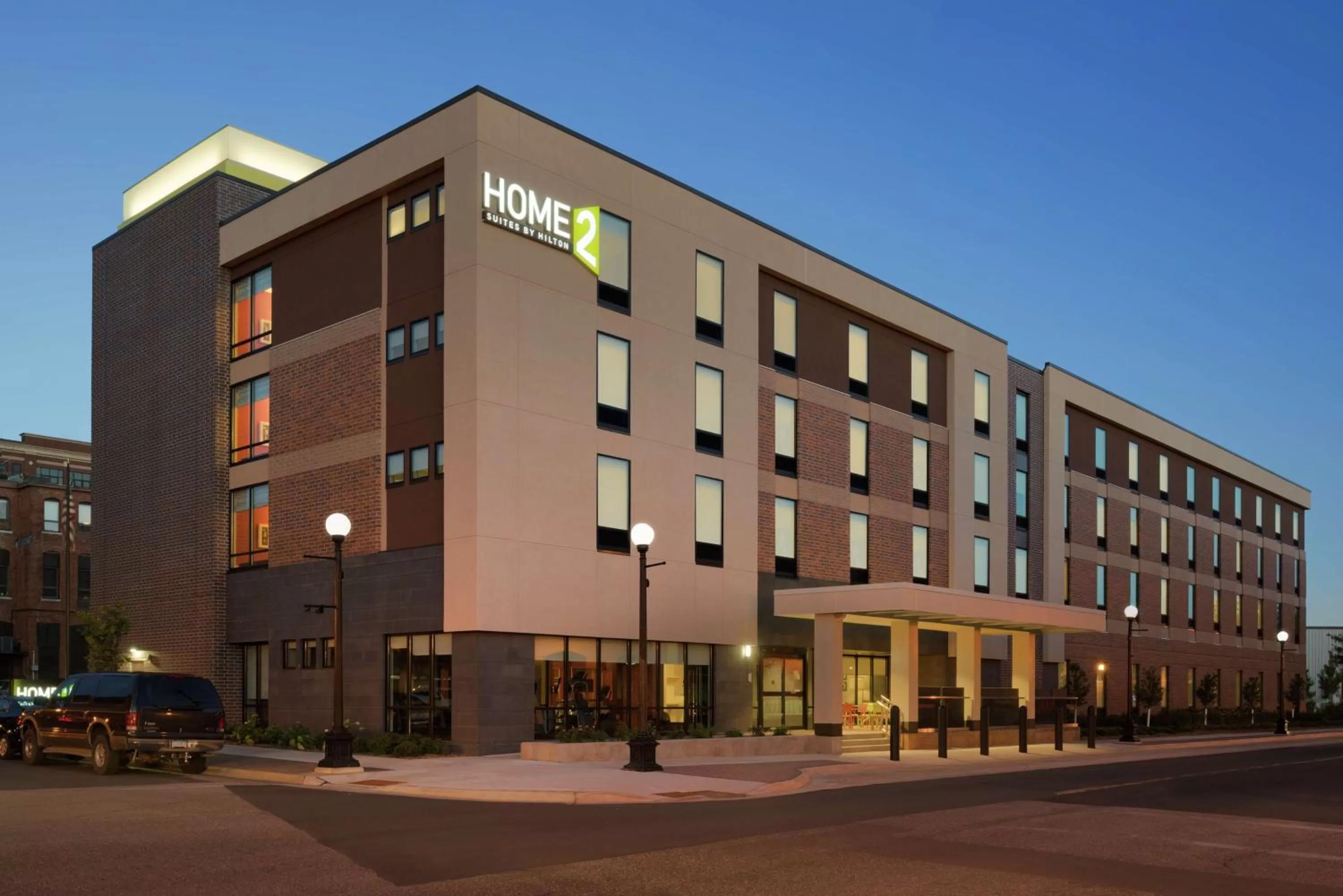Property building in Home2 Suites By Hilton La Crosse