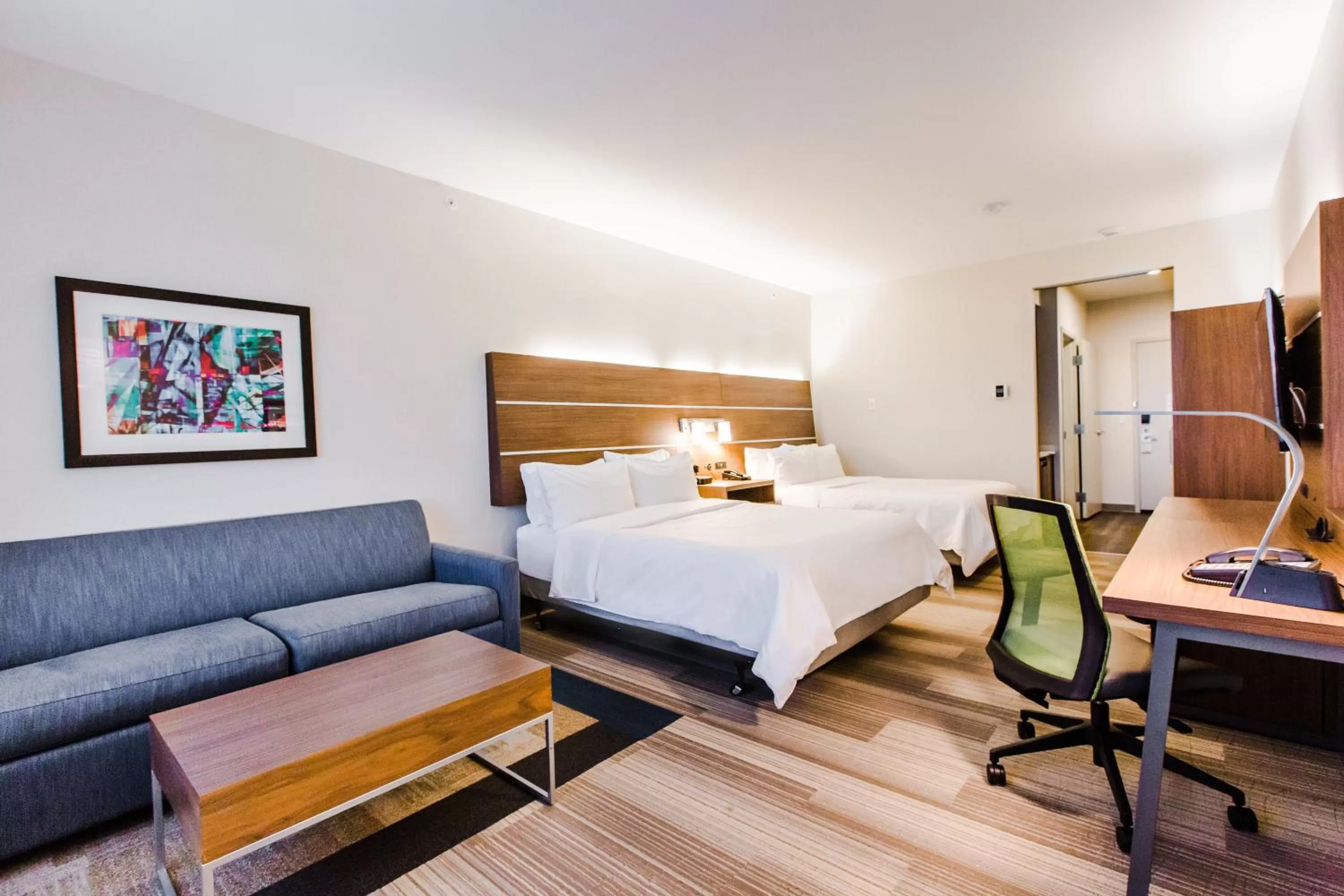 Photo of the whole room, Bed in Holiday Inn Express & Suites - West Edmonton-Mall Area by IHG