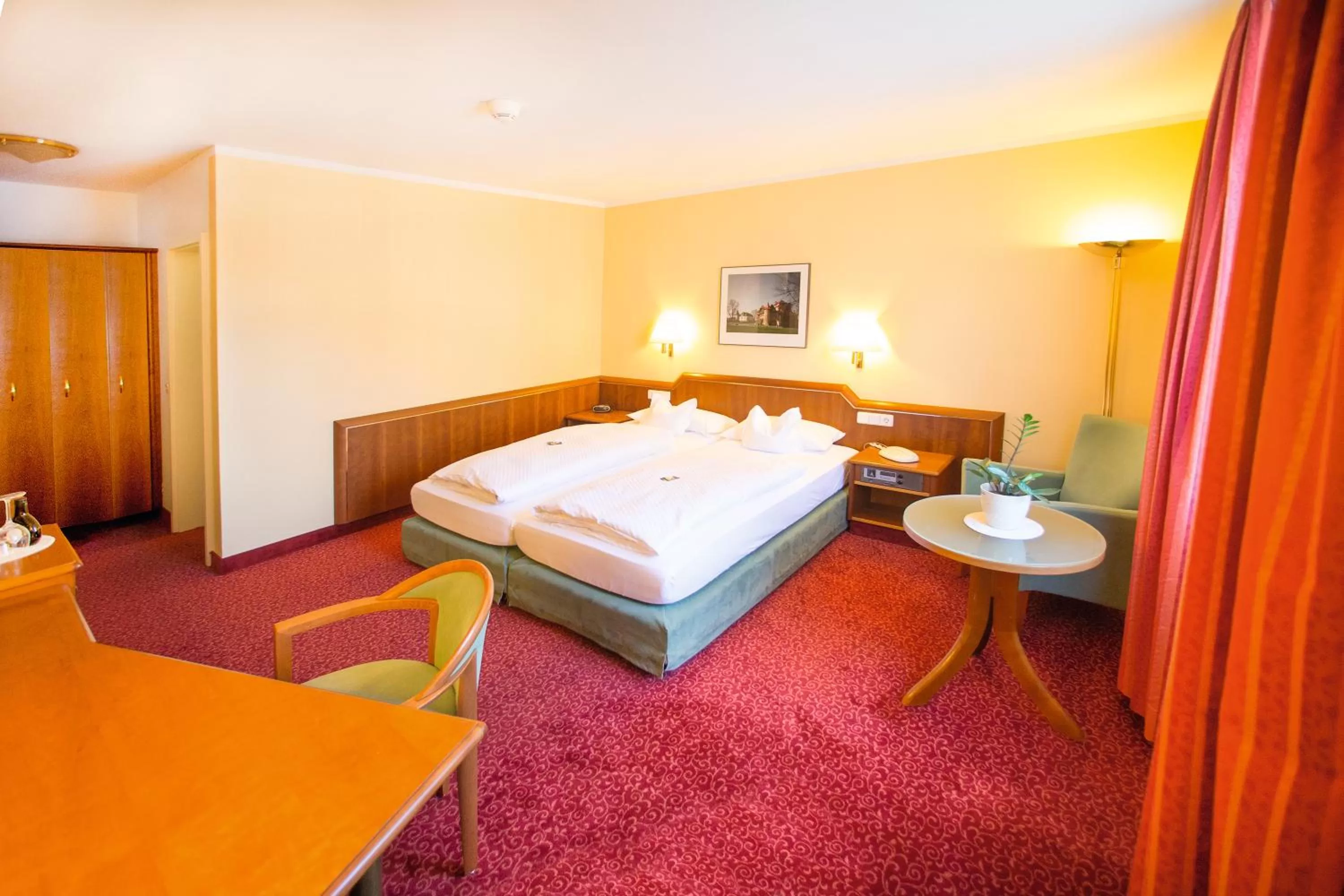 Photo of the whole room, Bed in Hotel Weisses Lamm