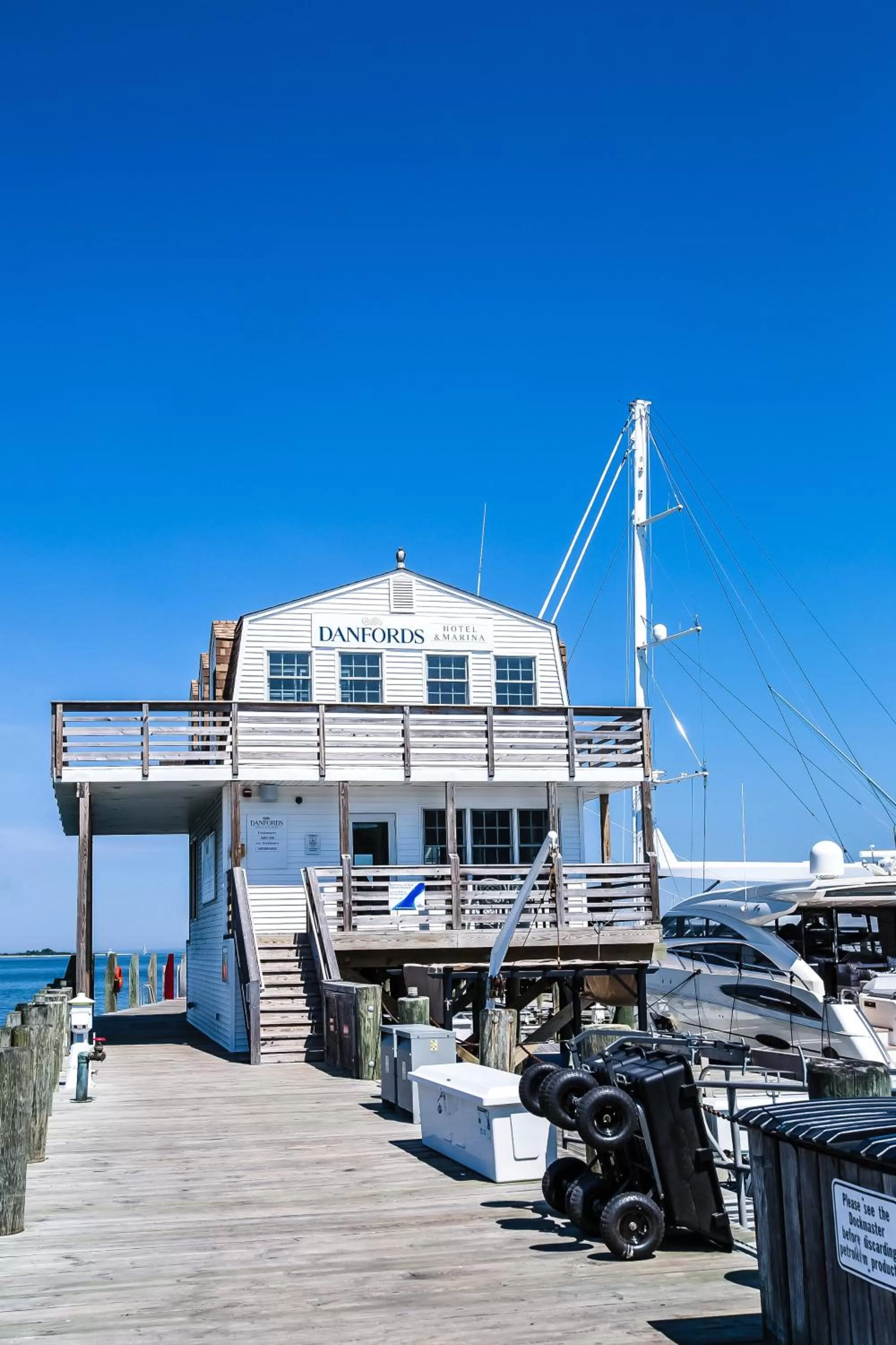 Day in Danfords Hotel & Marina