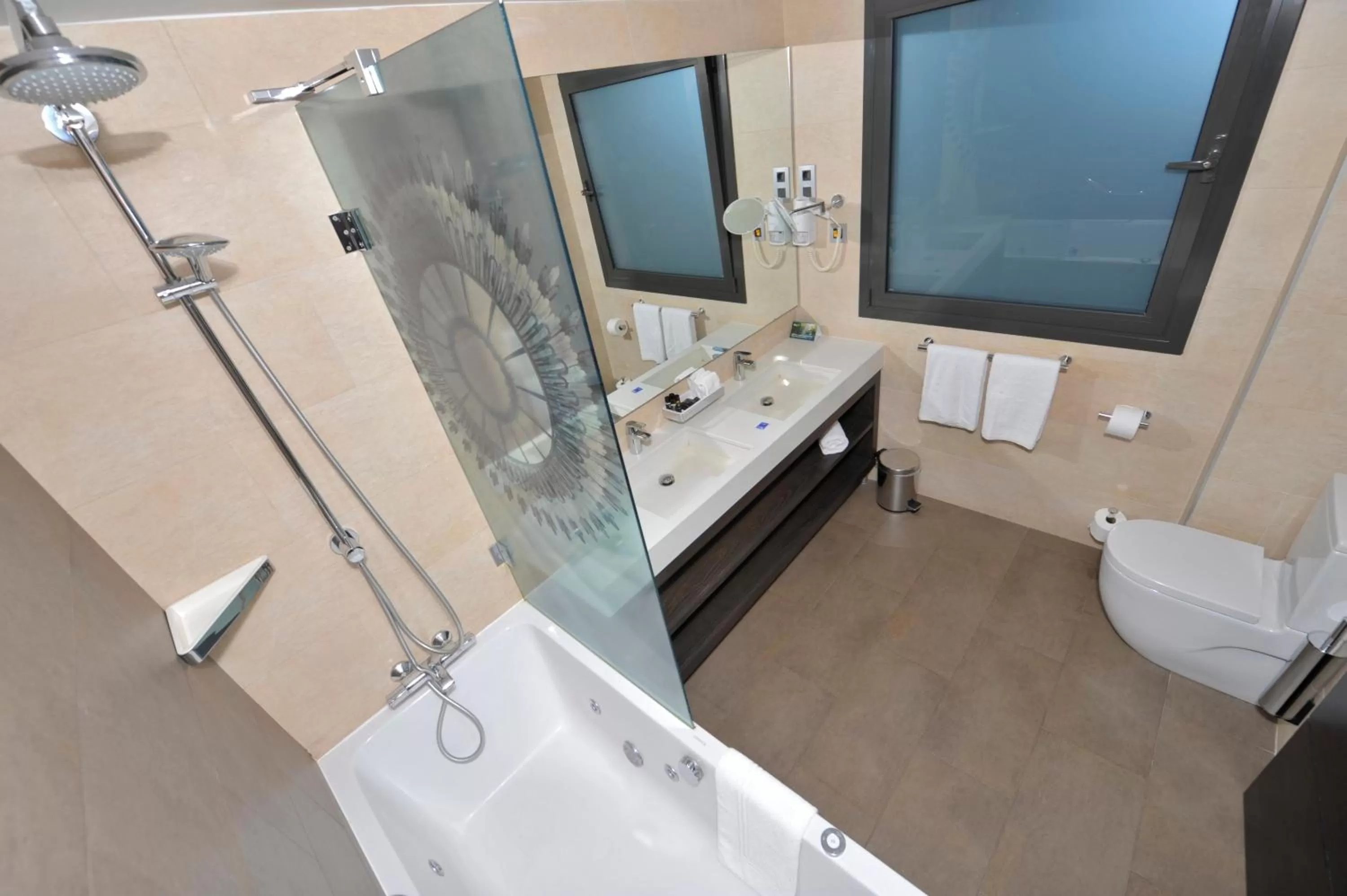 Bathroom in Hotel Indigo Barcelona - Plaza Catalunya 4Sup by IHG