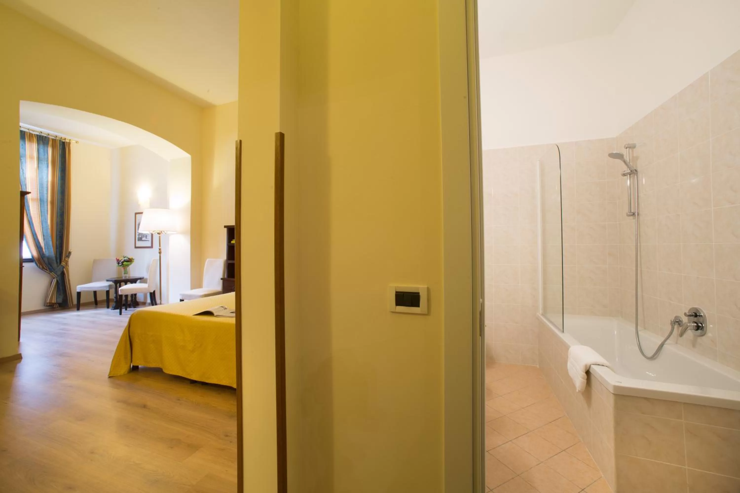 Bathroom, Bed in Locanda Orchidea