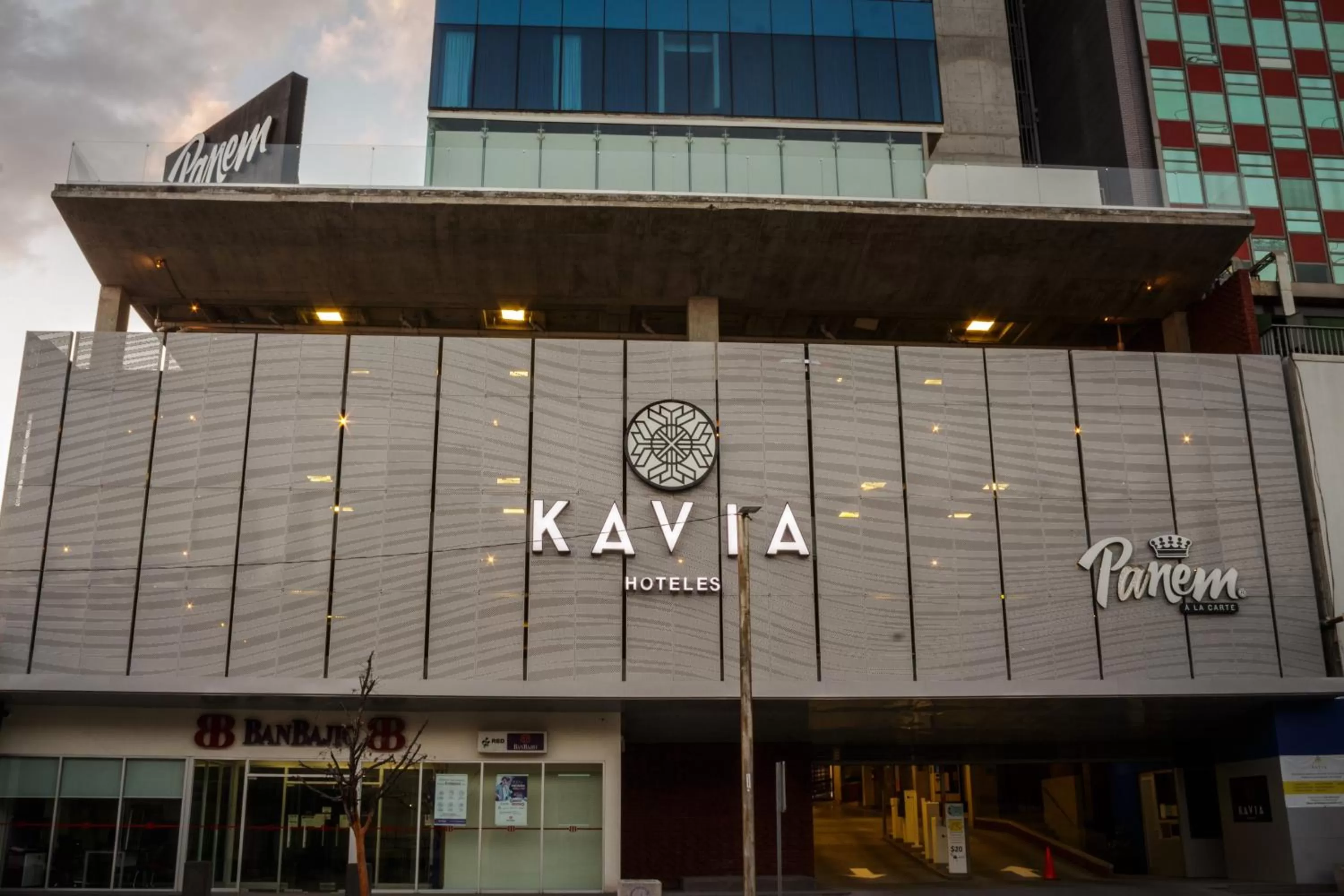 Facade/entrance in Hotel Kavia Monterrey