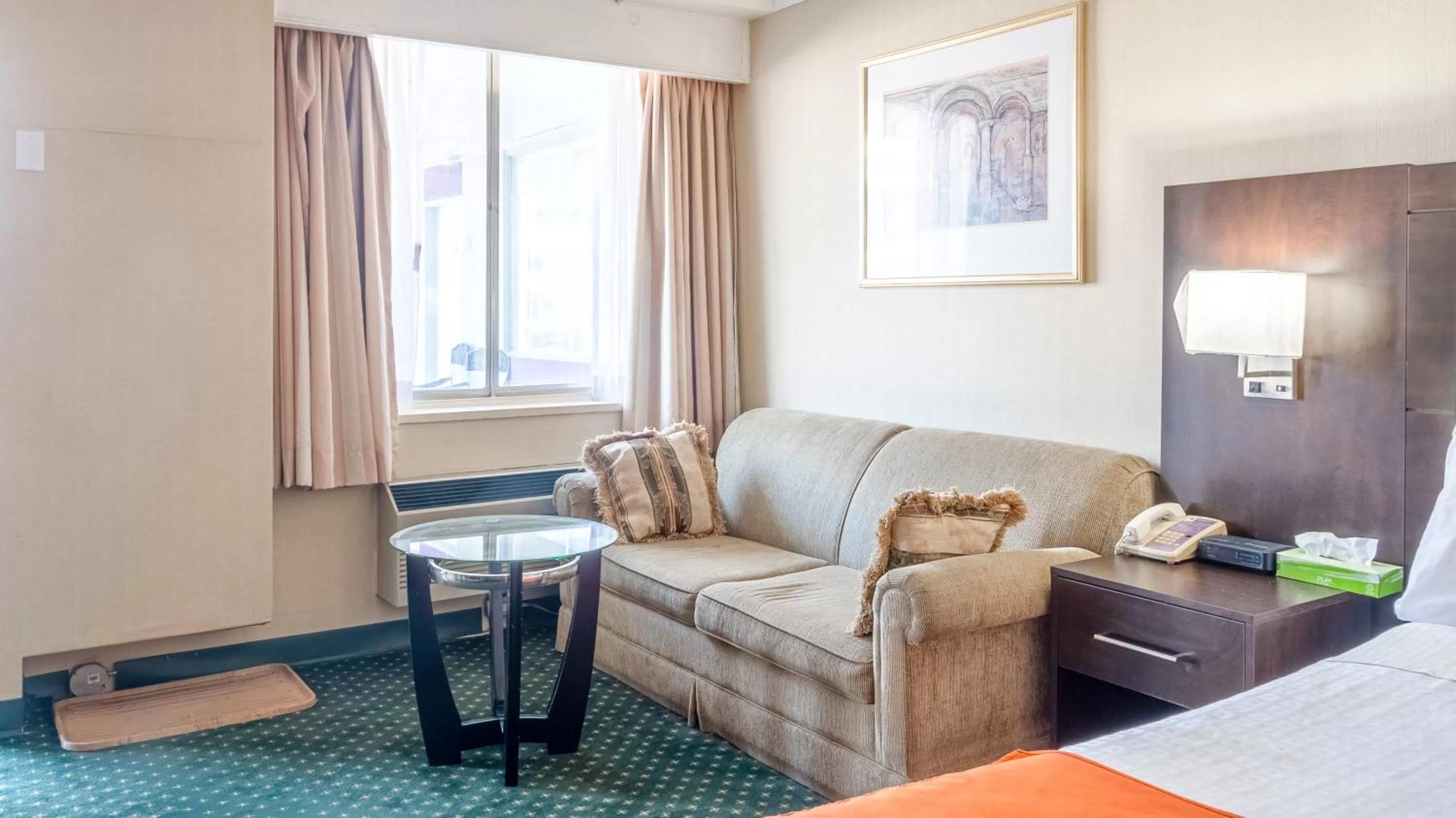 Bedroom in Knights Inn North Bay