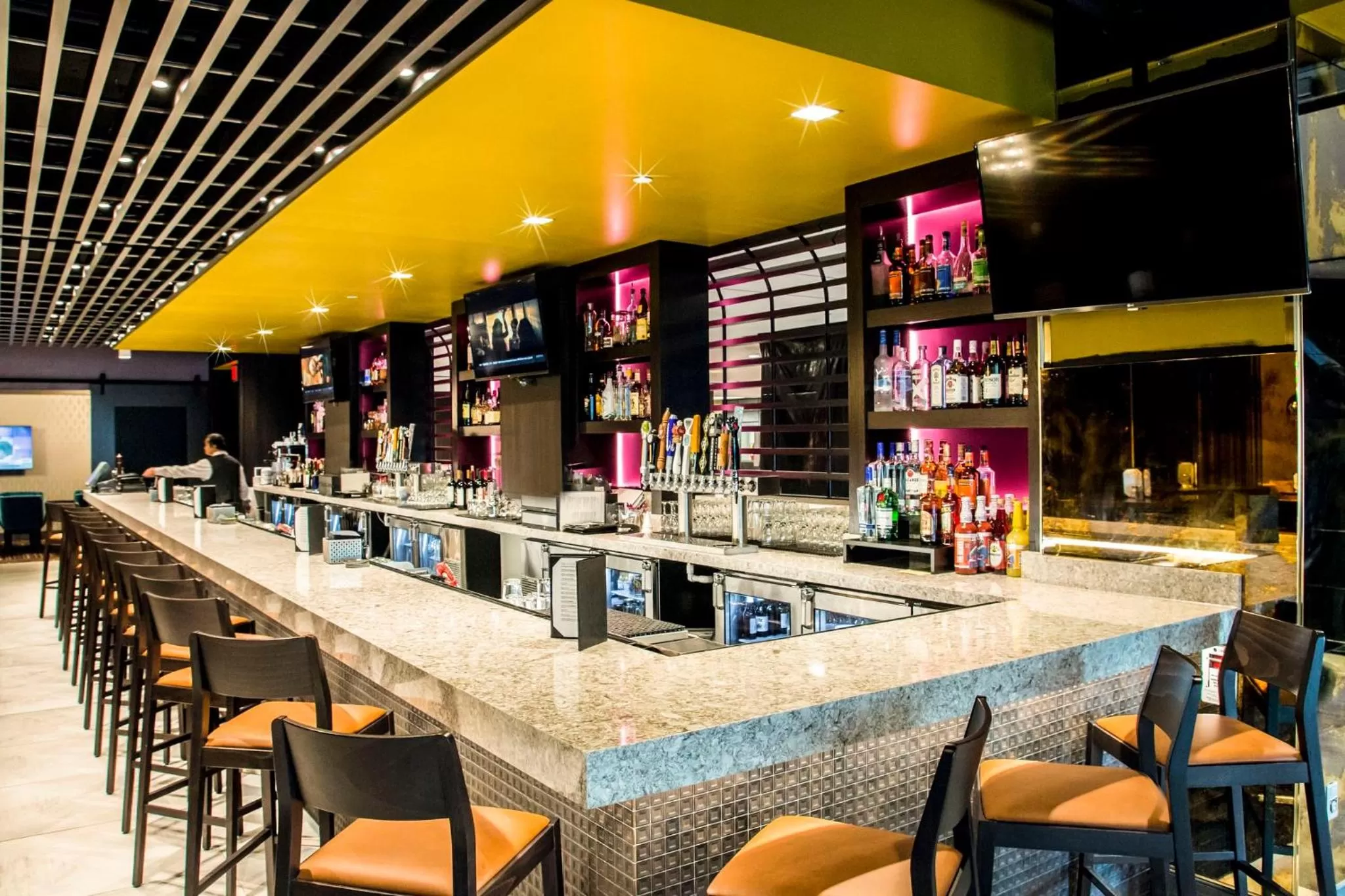 Lounge or bar in InterContinental St. Paul Riverfront by IHG
