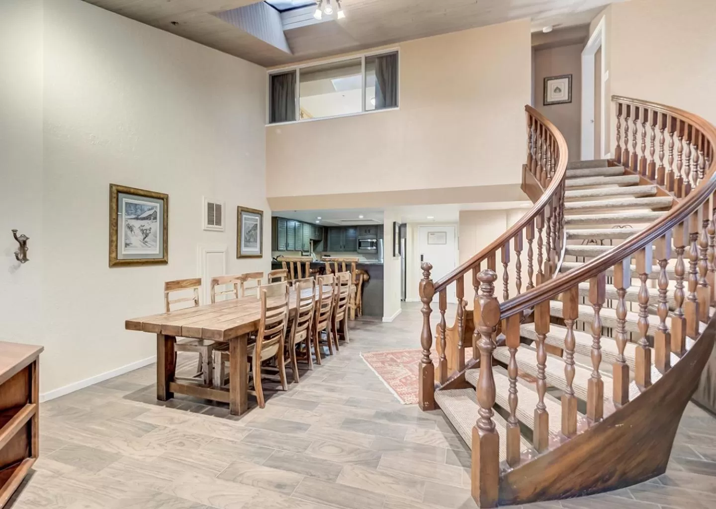 Dining area in Silver King by All Seasons Resort Lodging