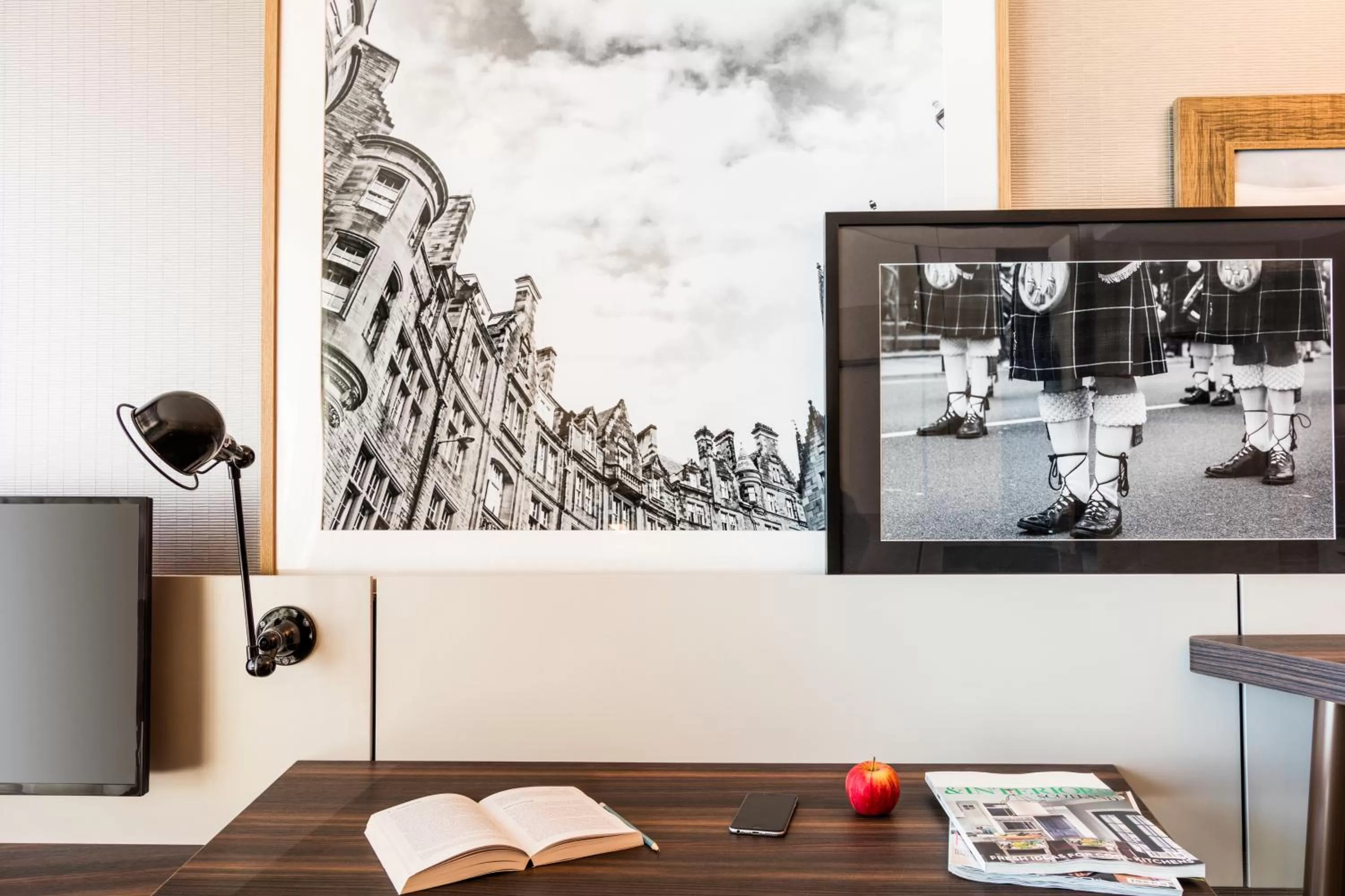 Seating area in Aparthotel Adagio Edinburgh Royal Mile