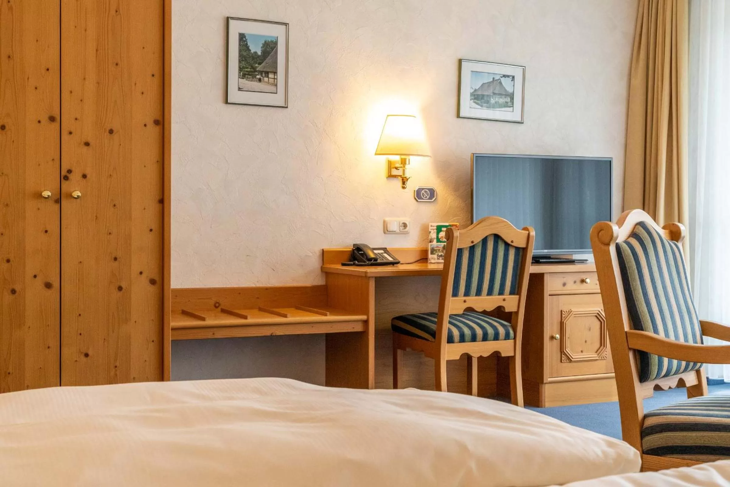 TV and multimedia, Bed in Frommanns Landhotel