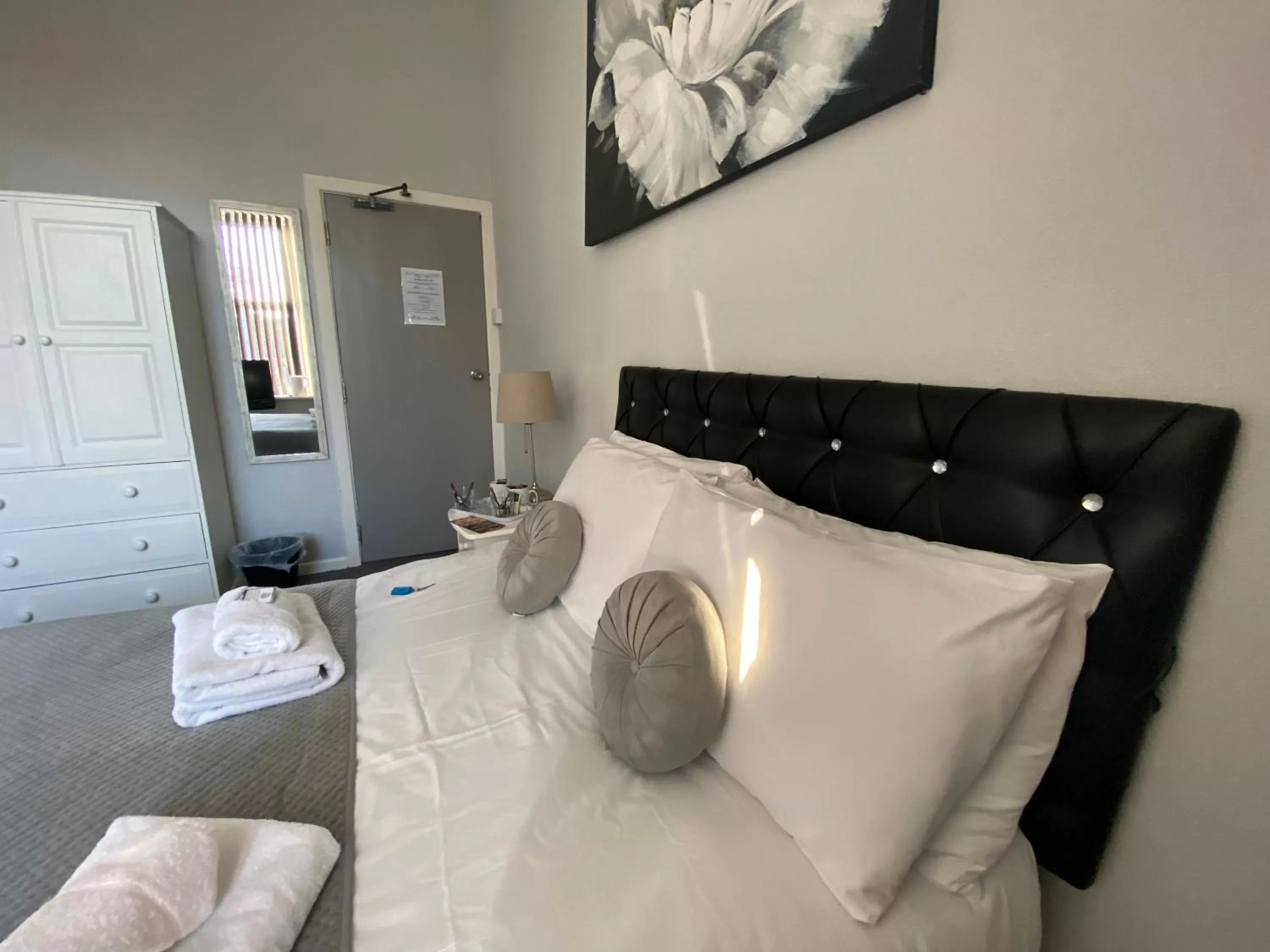 Bed in St Andrews house Hotel