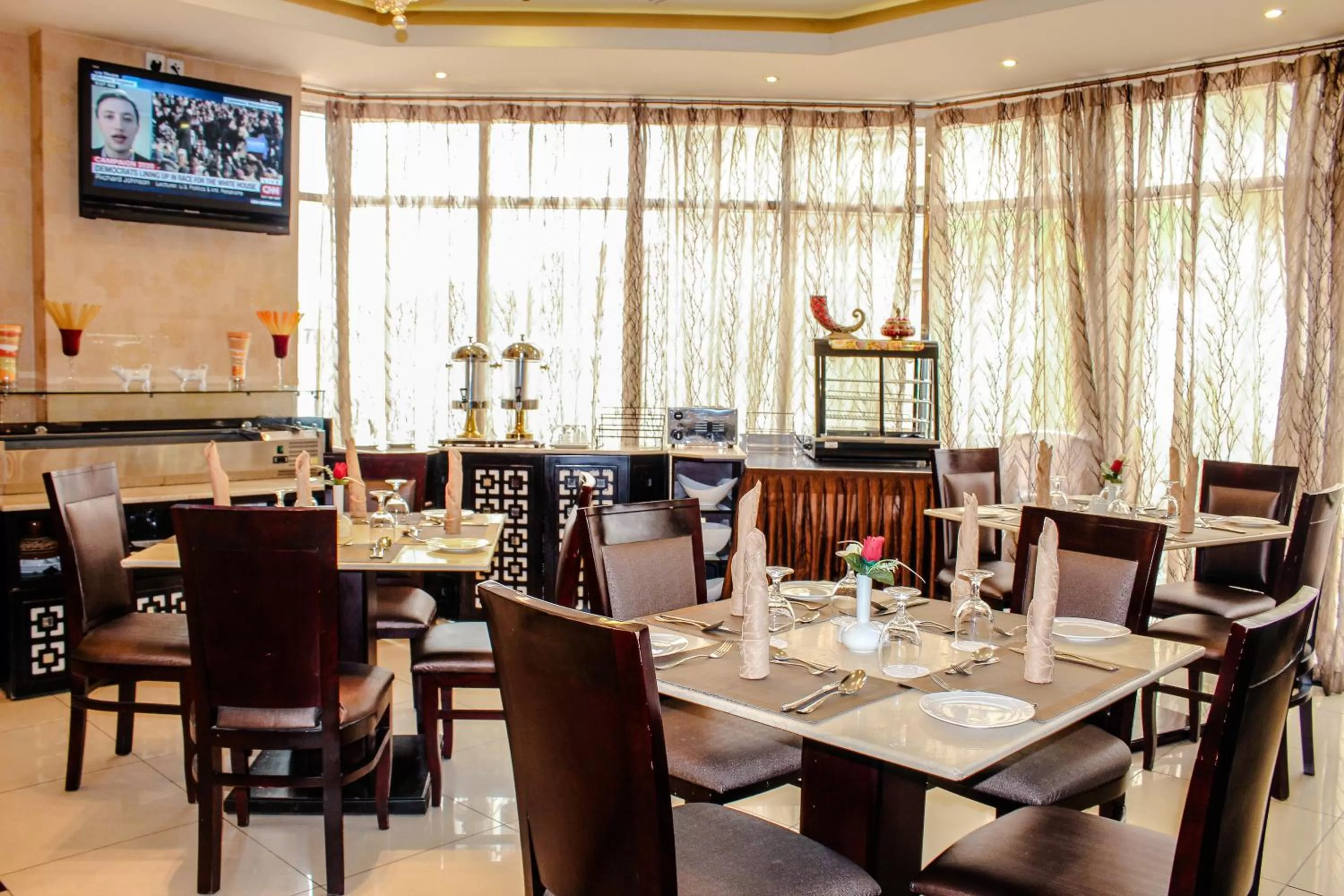Restaurant/places to eat in Dunes Hotel Apartment Oud Metha, Bur Dubai
