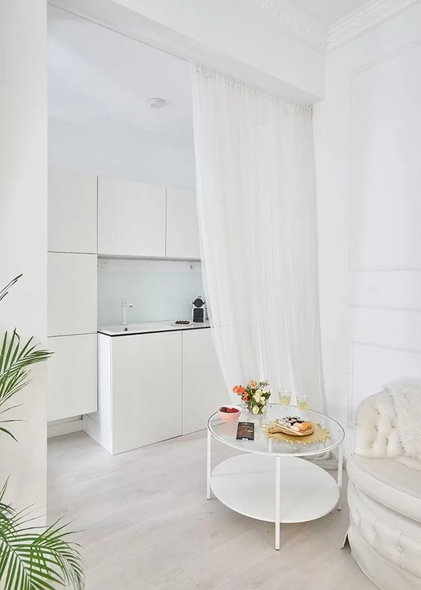 Kitchen or kitchenette in Urban Suite Santander