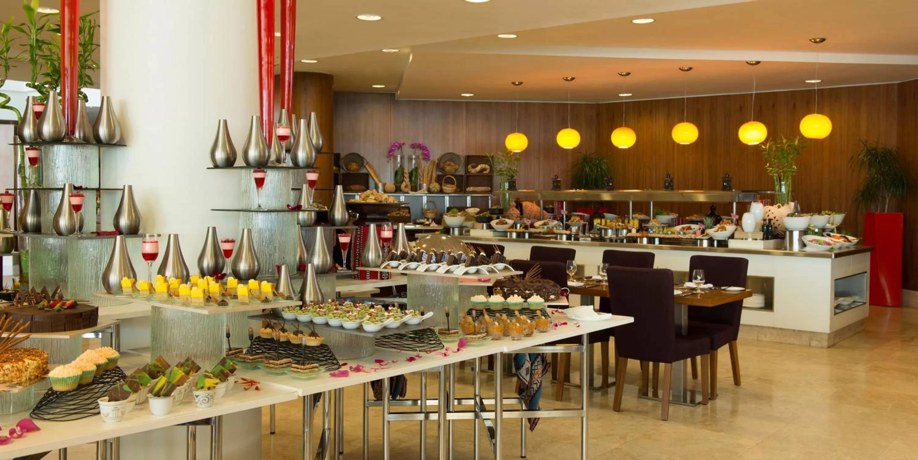 Restaurant/places to eat in Radisson Blu Hotel, Abu Dhabi Yas Island