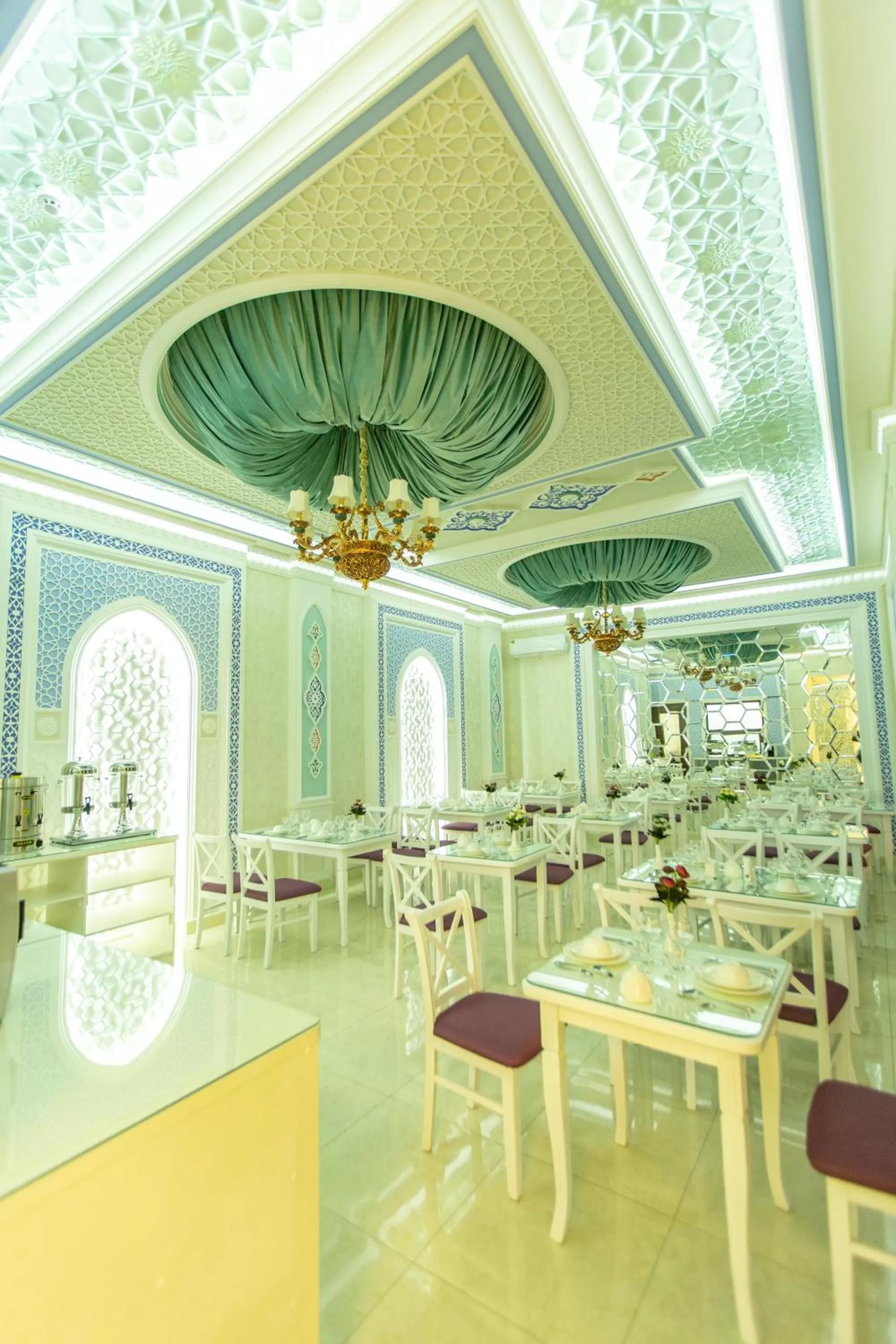 Restaurant/places to eat in Mirzo Boutique Hotel