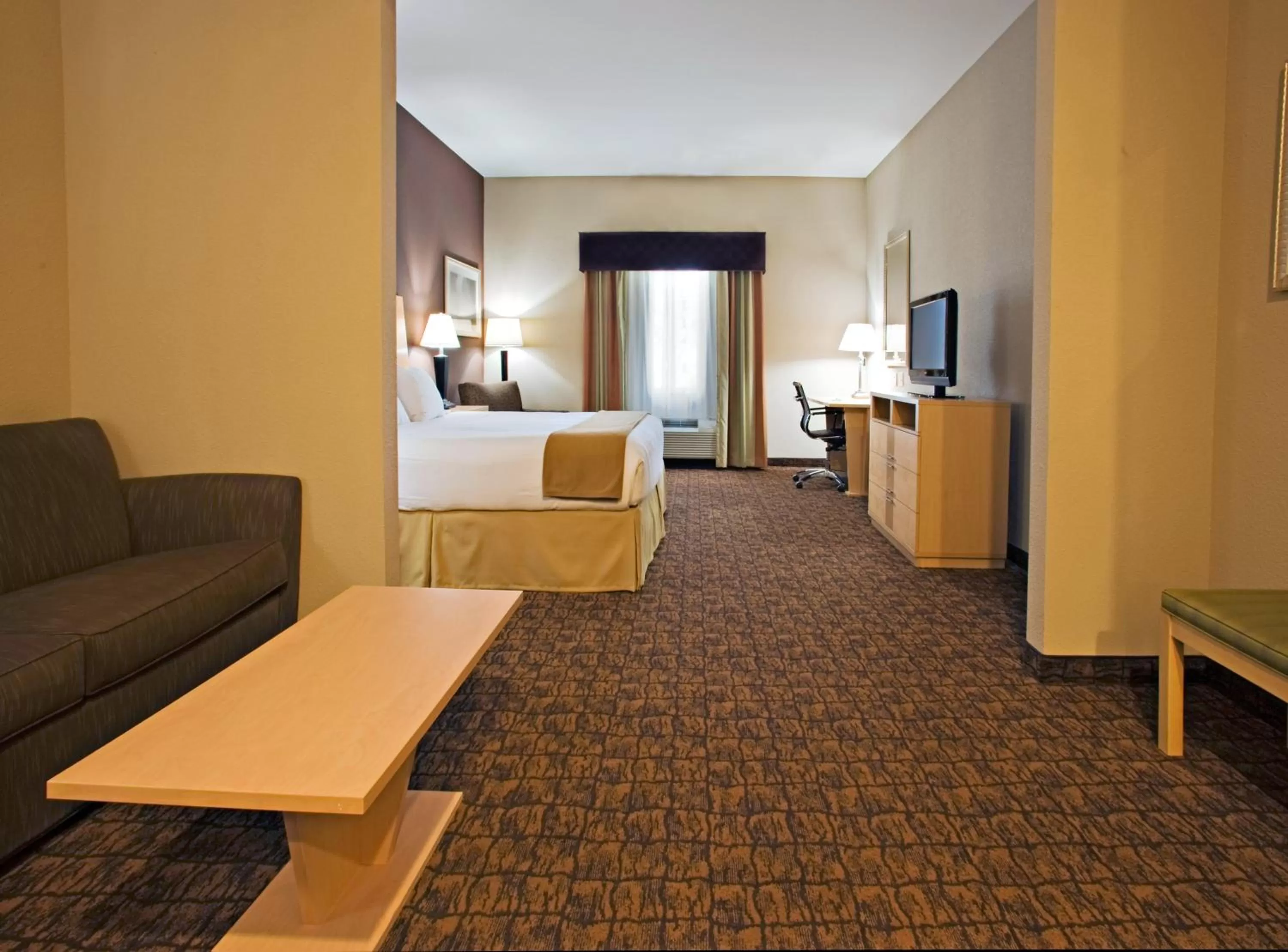 Photo of the whole room, Bed in Holiday Inn Express Hotel and Suites Borger by IHG