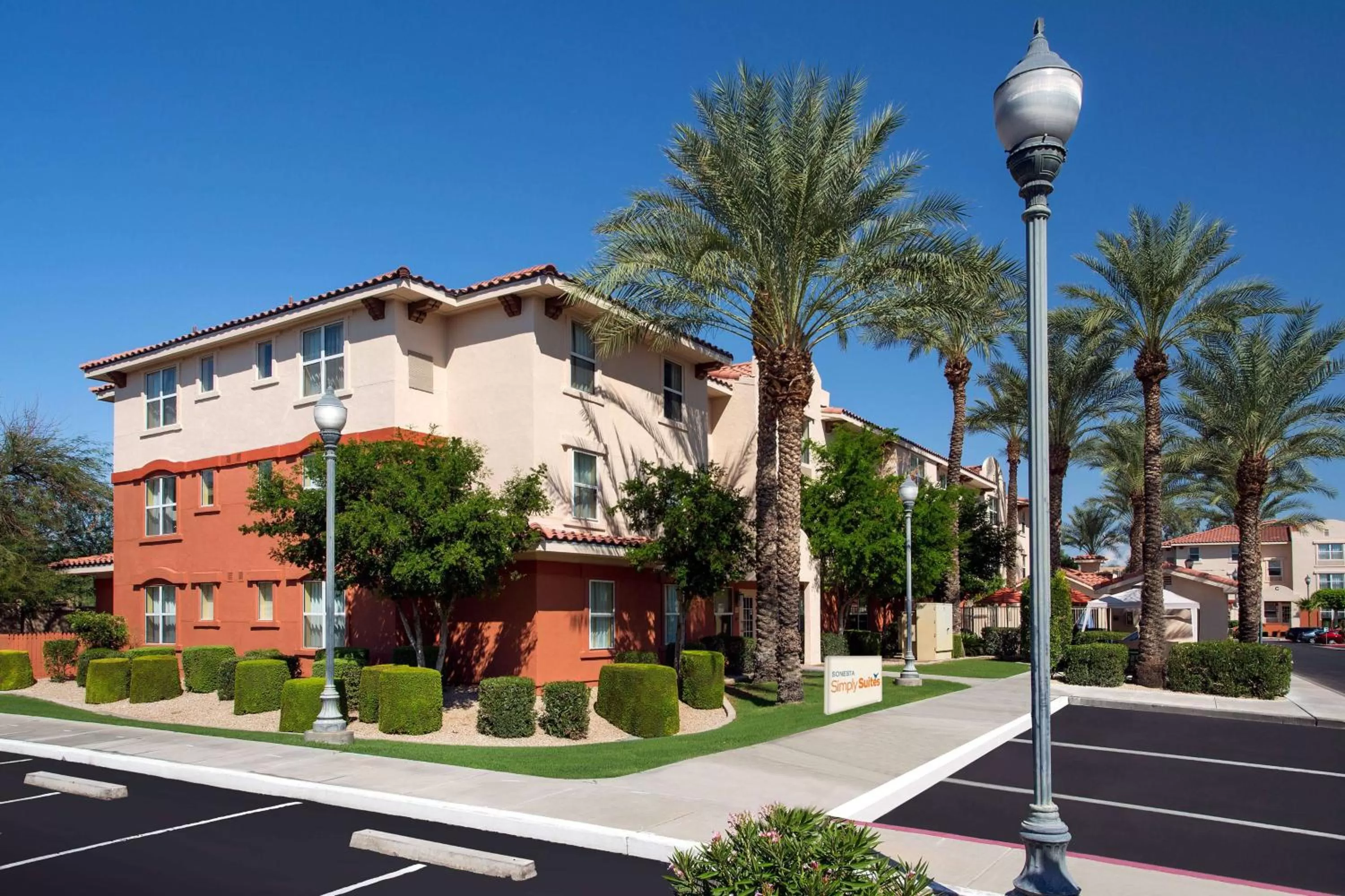 Property building in Sonesta Simply Suites Phoenix Scottsdale