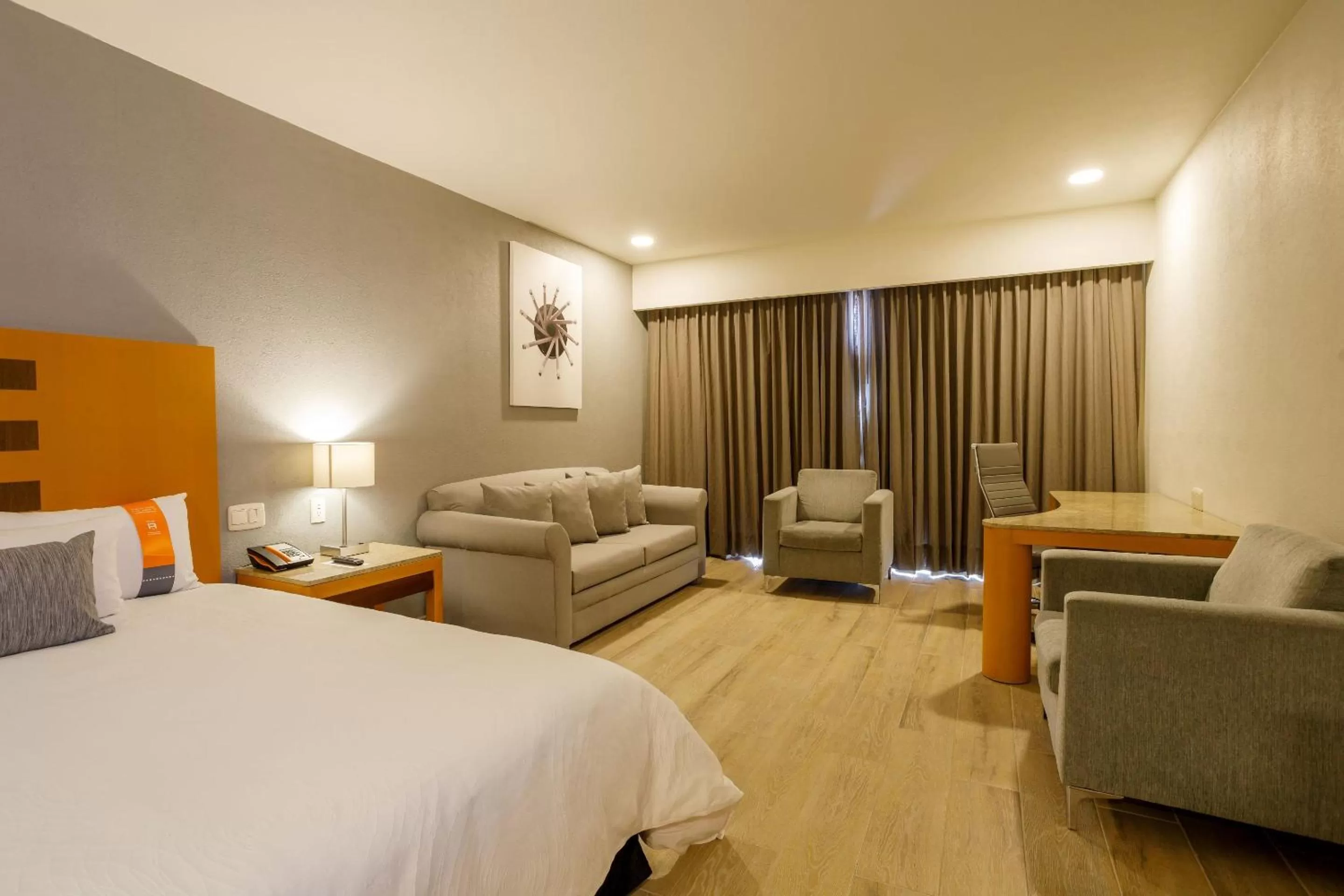 Photo of the whole room, Bed in Real Inn Torreon