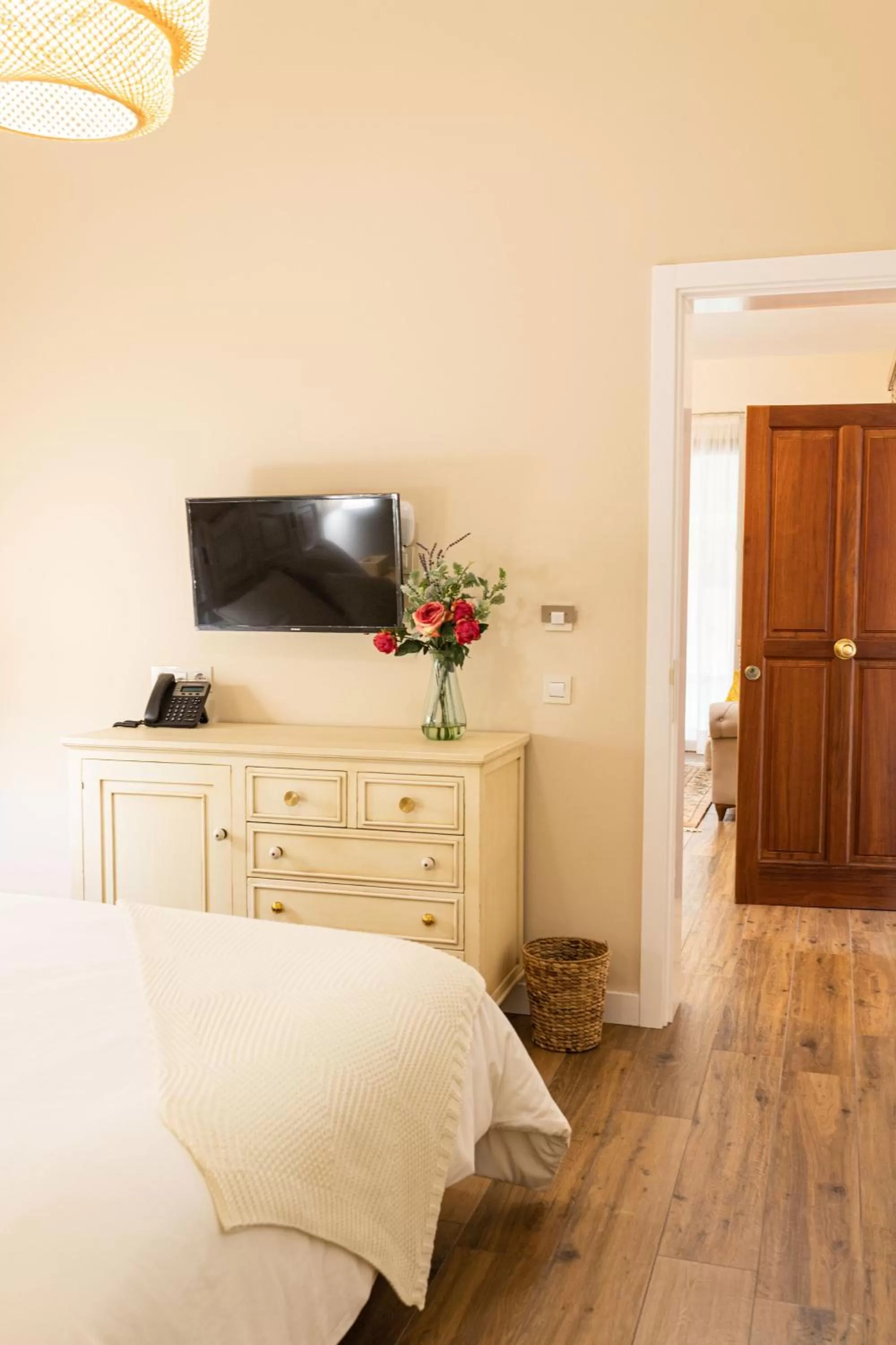 TV and multimedia in Hotel Rural Ohana