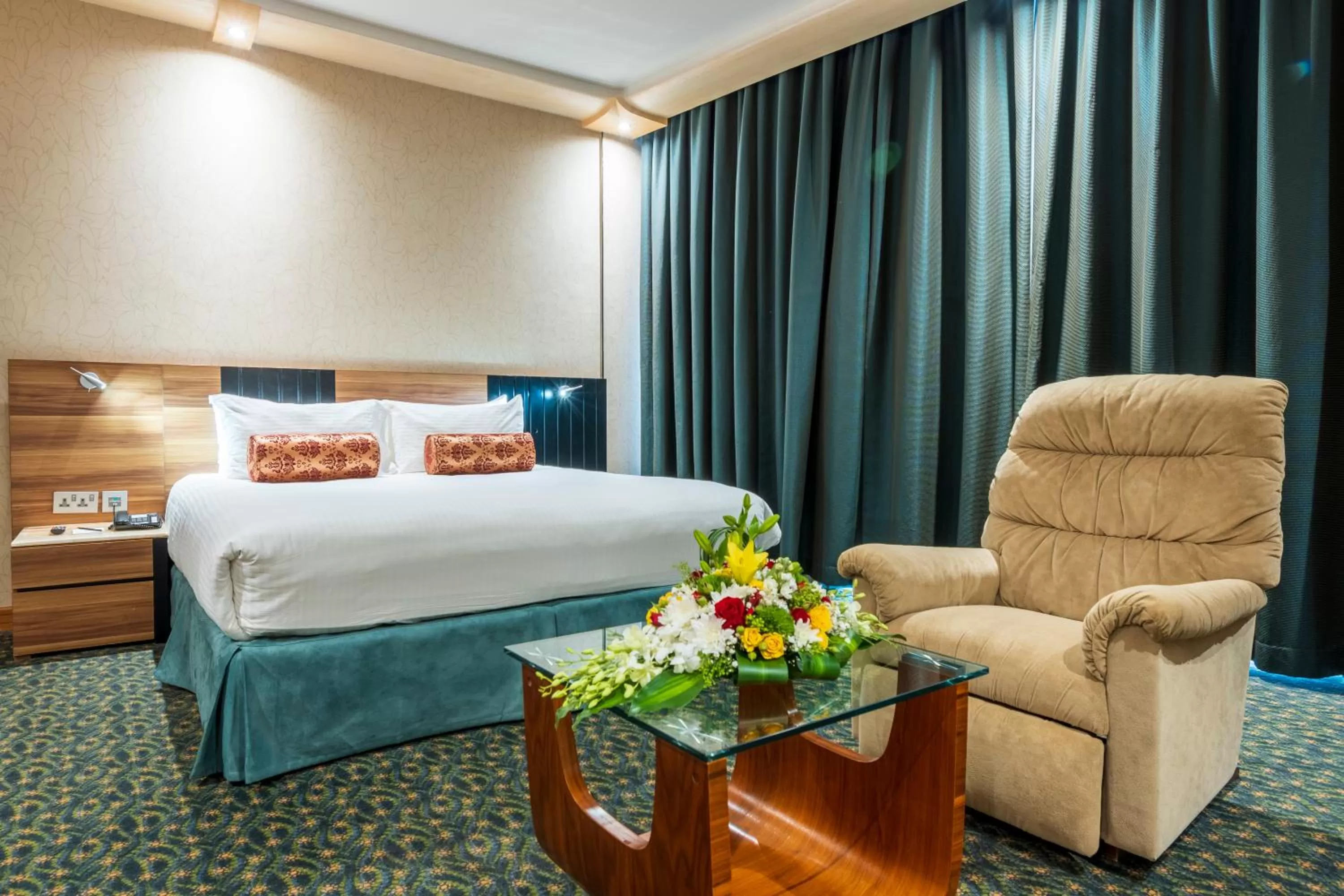 Bed in Elite Crystal Hotel