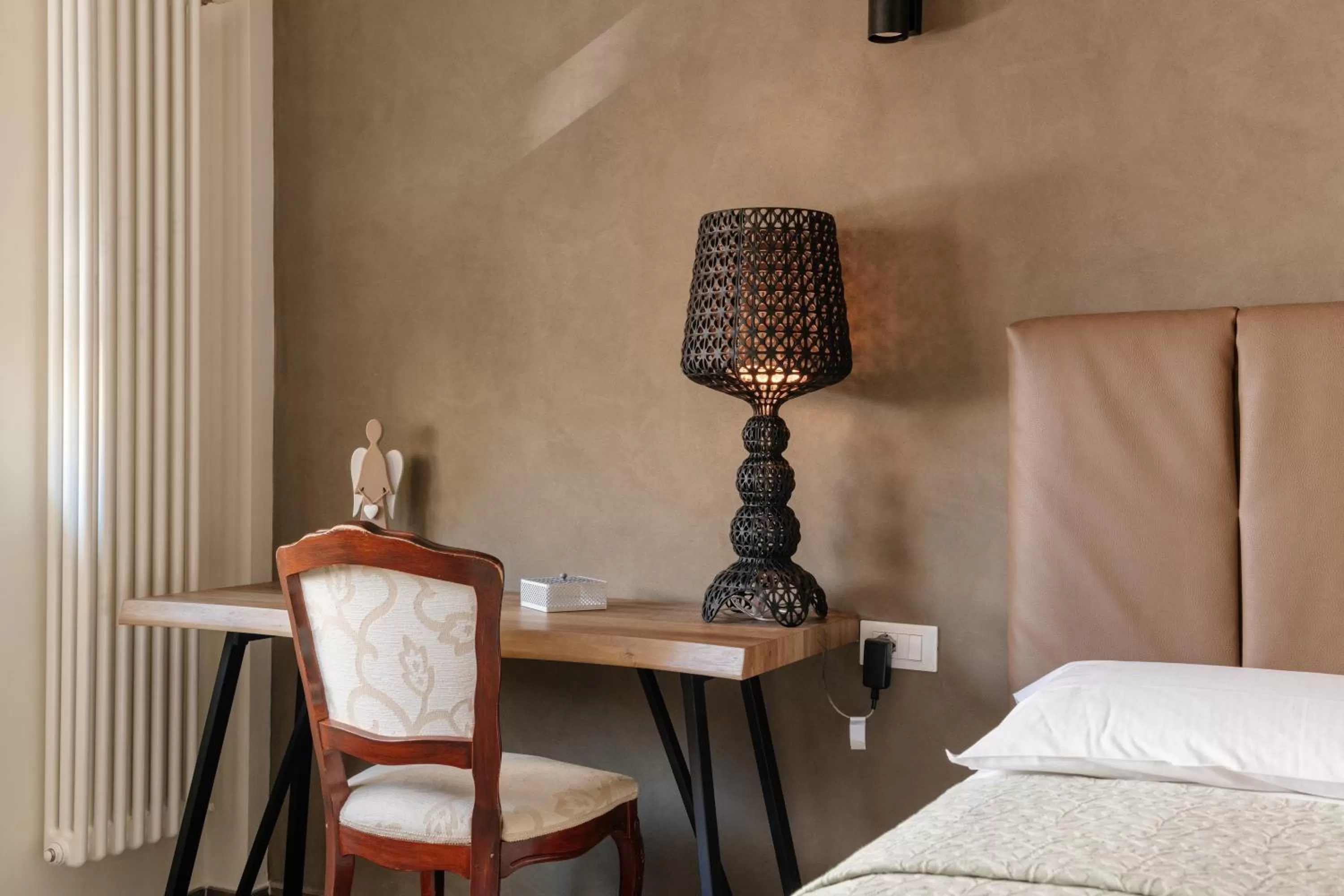 Living room, Bed in Hotel Bella Napoli ristorante & spa