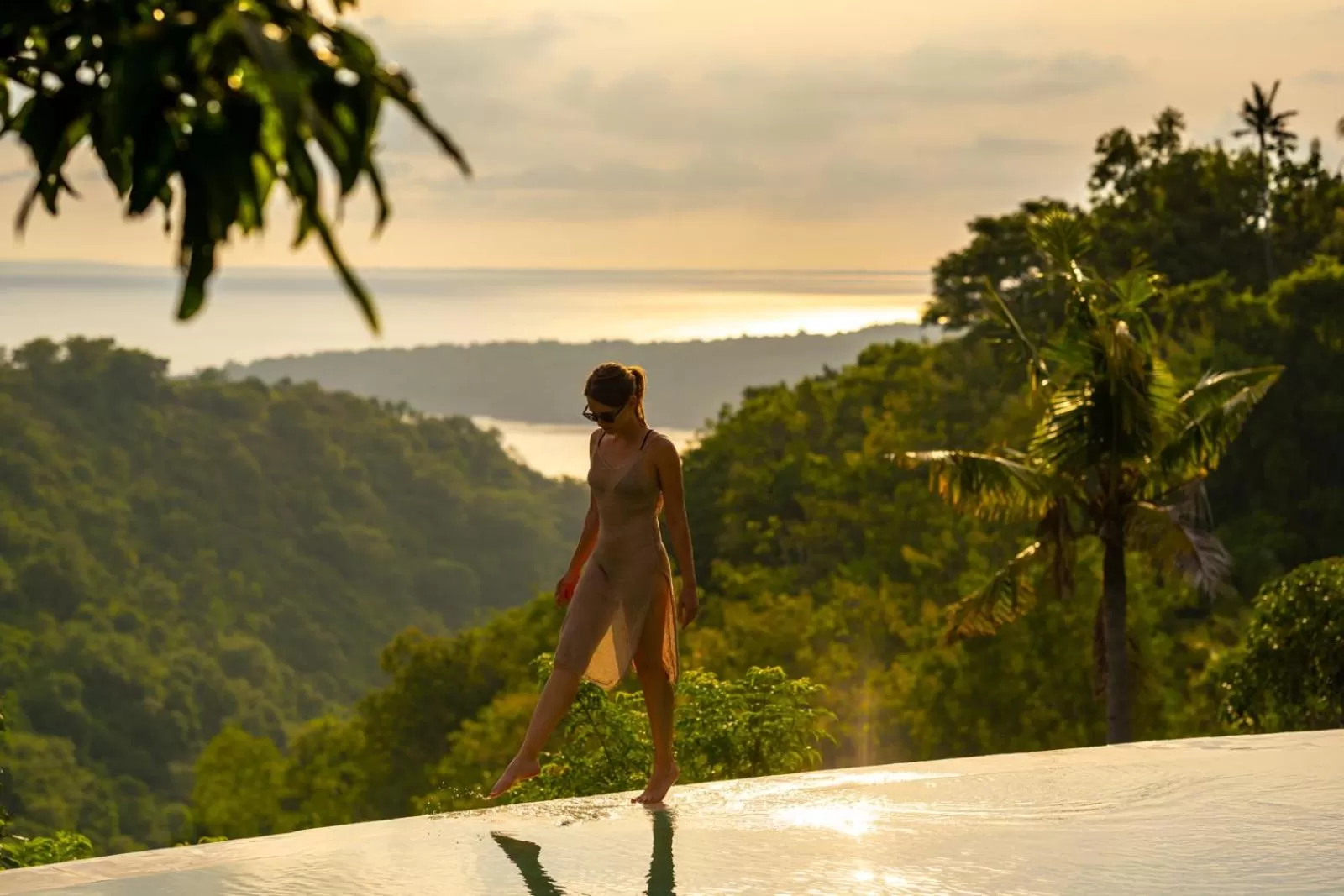 Swimming pool in Tanah Damai Hotel