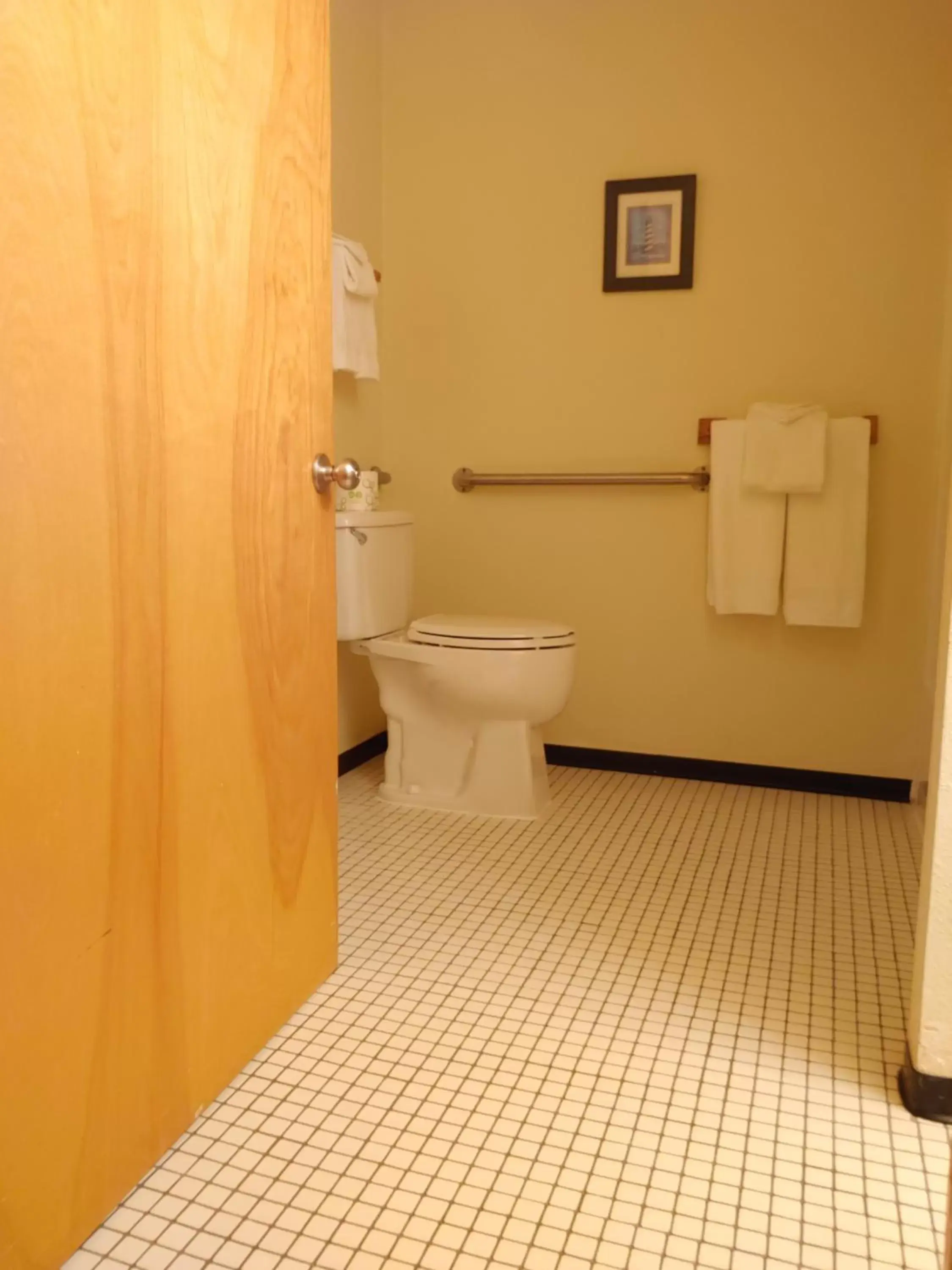 Queen Room with Ocean View (2 Adults) in The Dublin House Motel Queen Room with Ocean View (2 Adults) in The Dublin House Motel