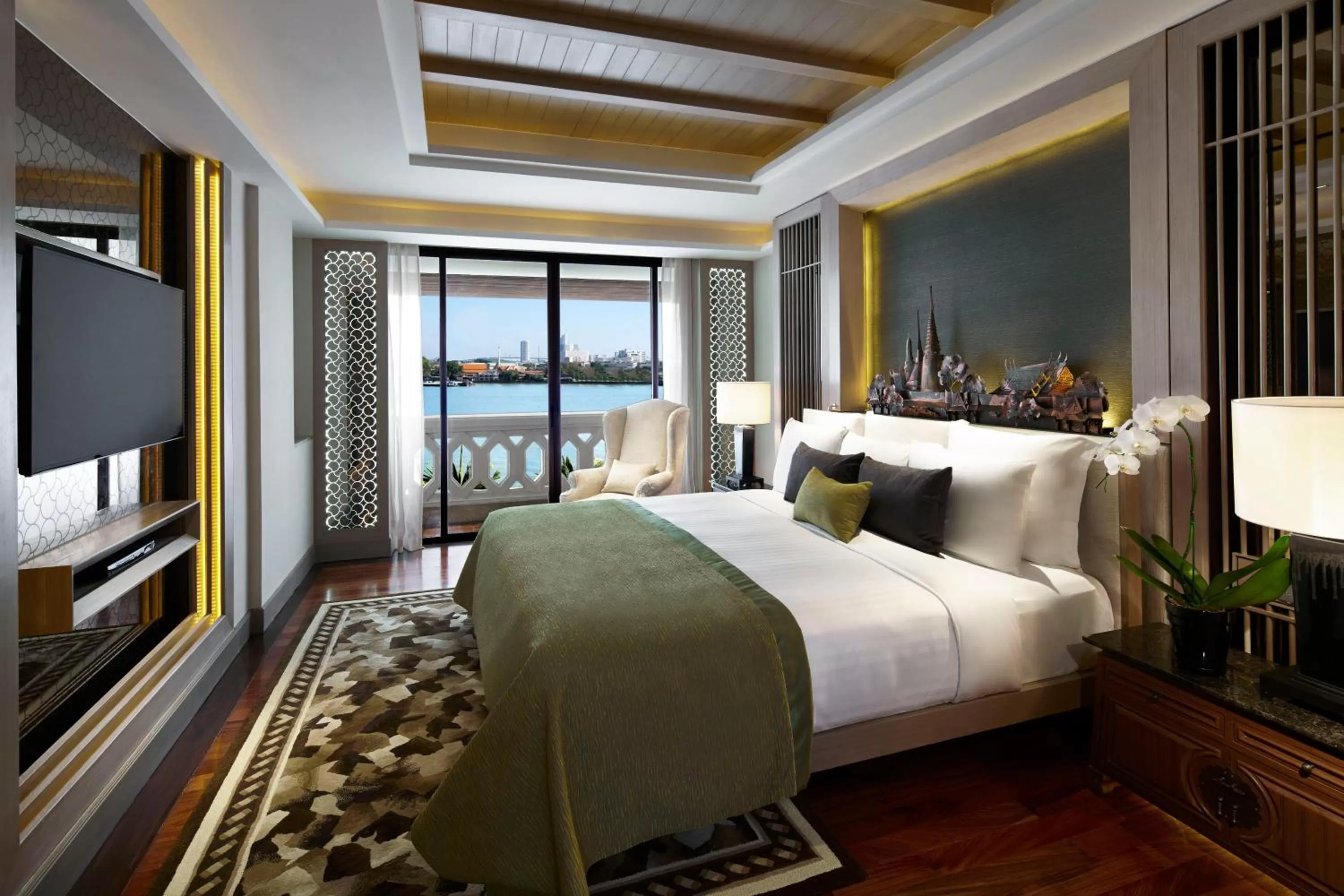 Photo of the whole room, Bed in Anantara Riverside Bangkok Resort