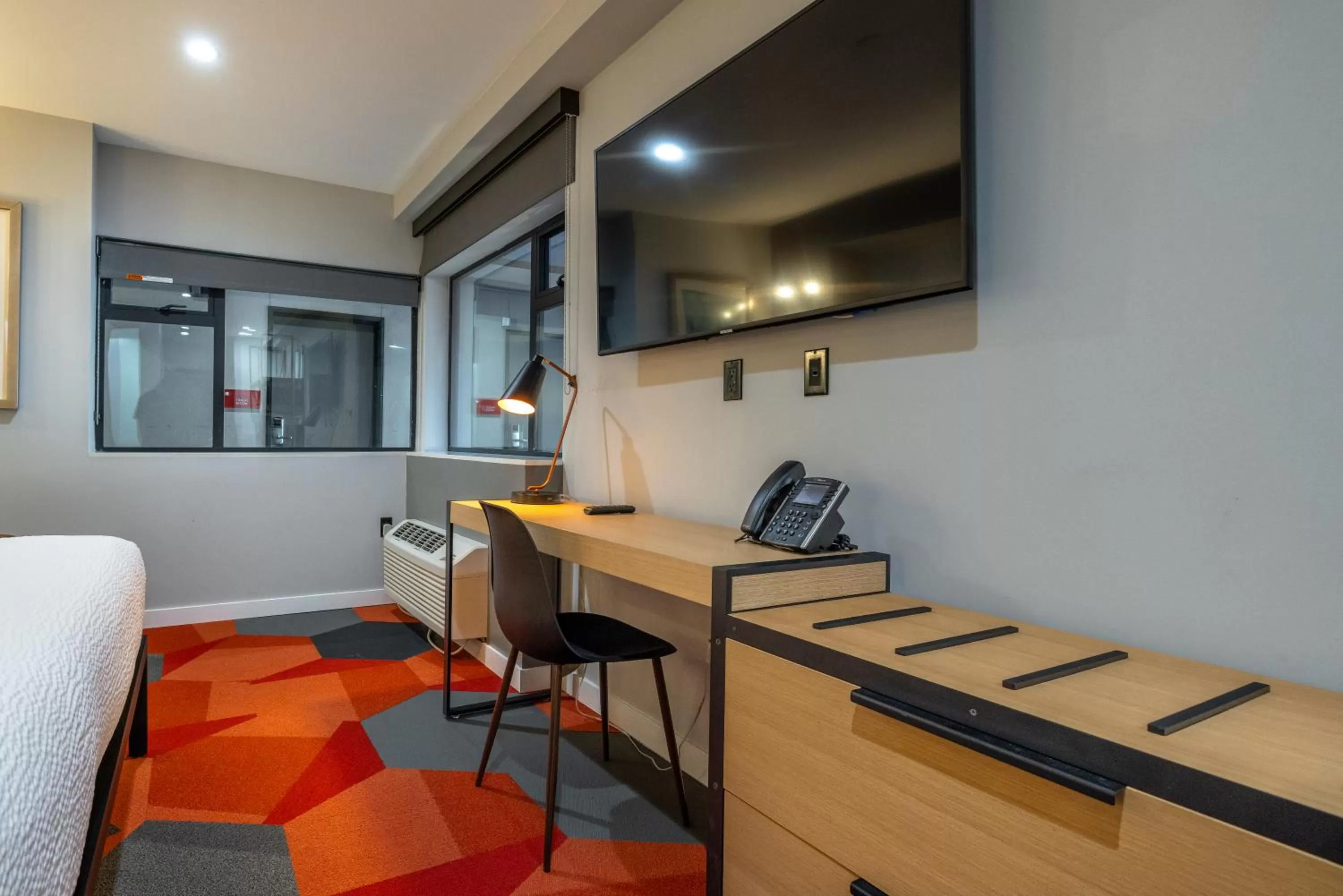 Bedroom in Infinity Hotel San Francisco, Tapestry Collection by Hilton