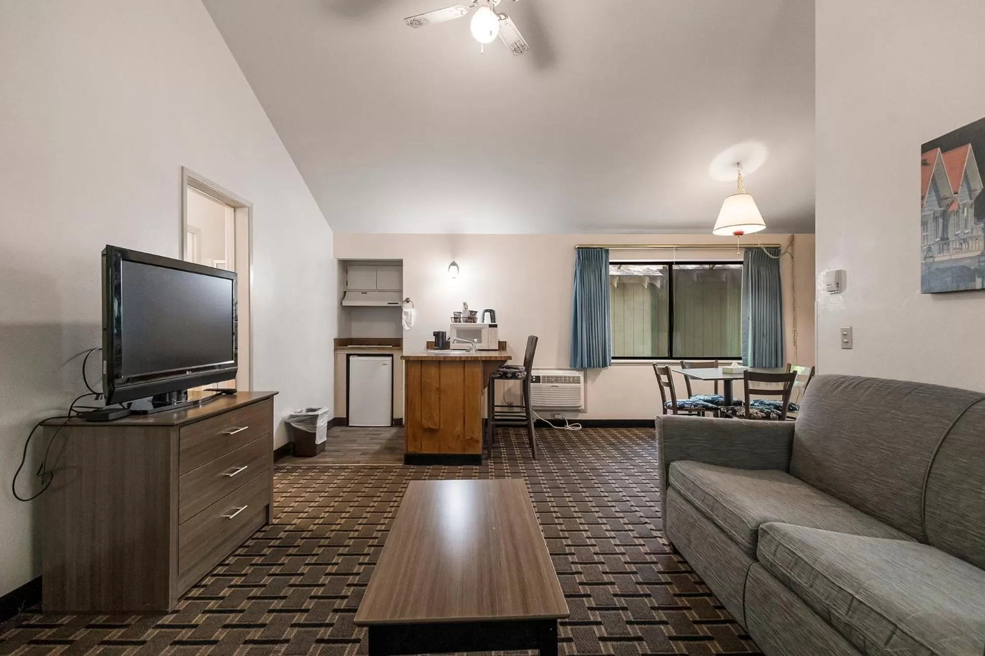 TV and multimedia in Northern Queen Inn