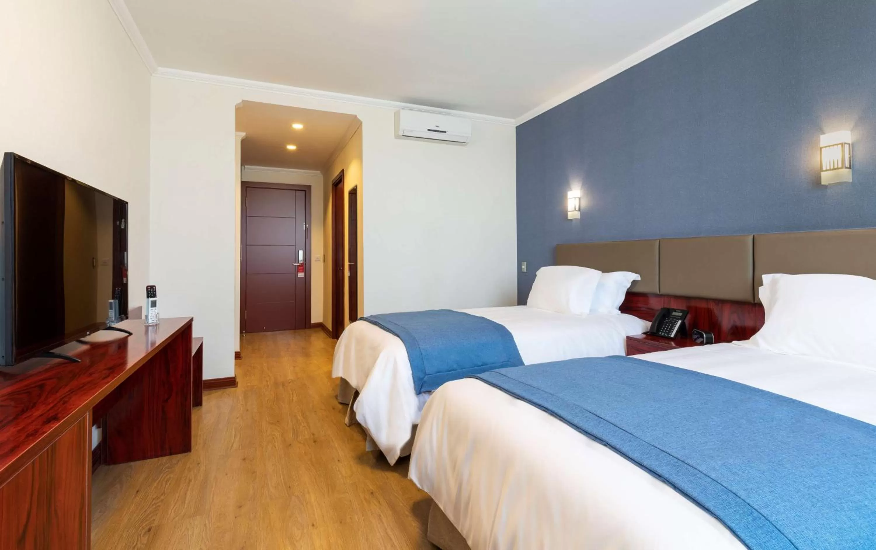 Photo of the whole room, Bed in Nobile Hotel Estación Central