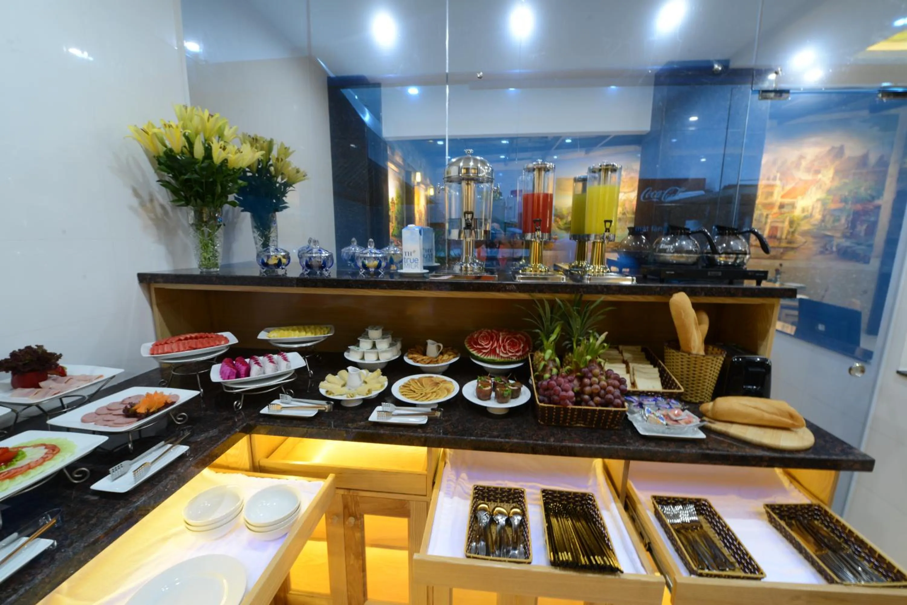 Restaurant/places to eat in Blue Hanoi Inn City Hotel