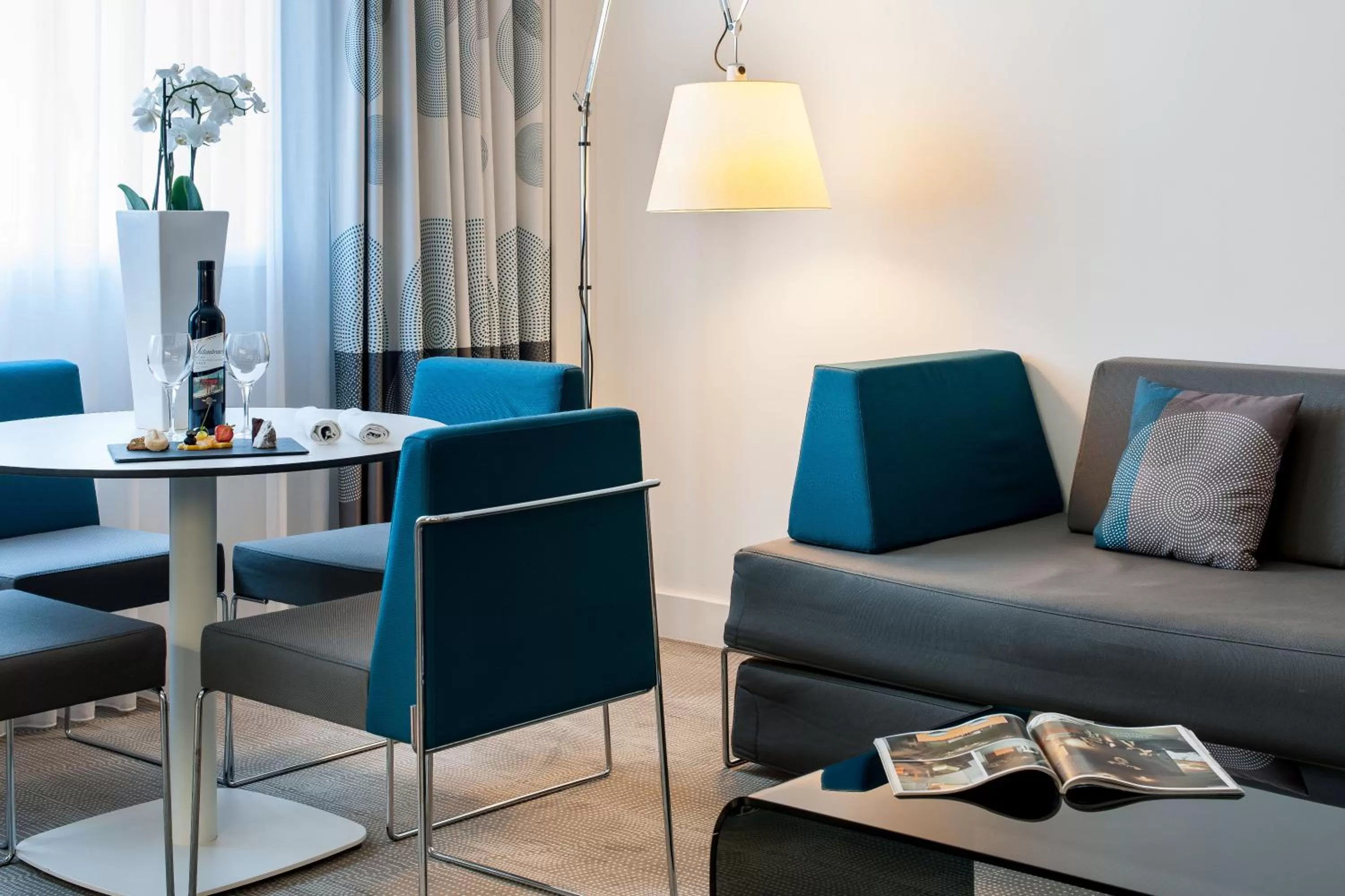 Living room in Novotel Lugano Paradiso