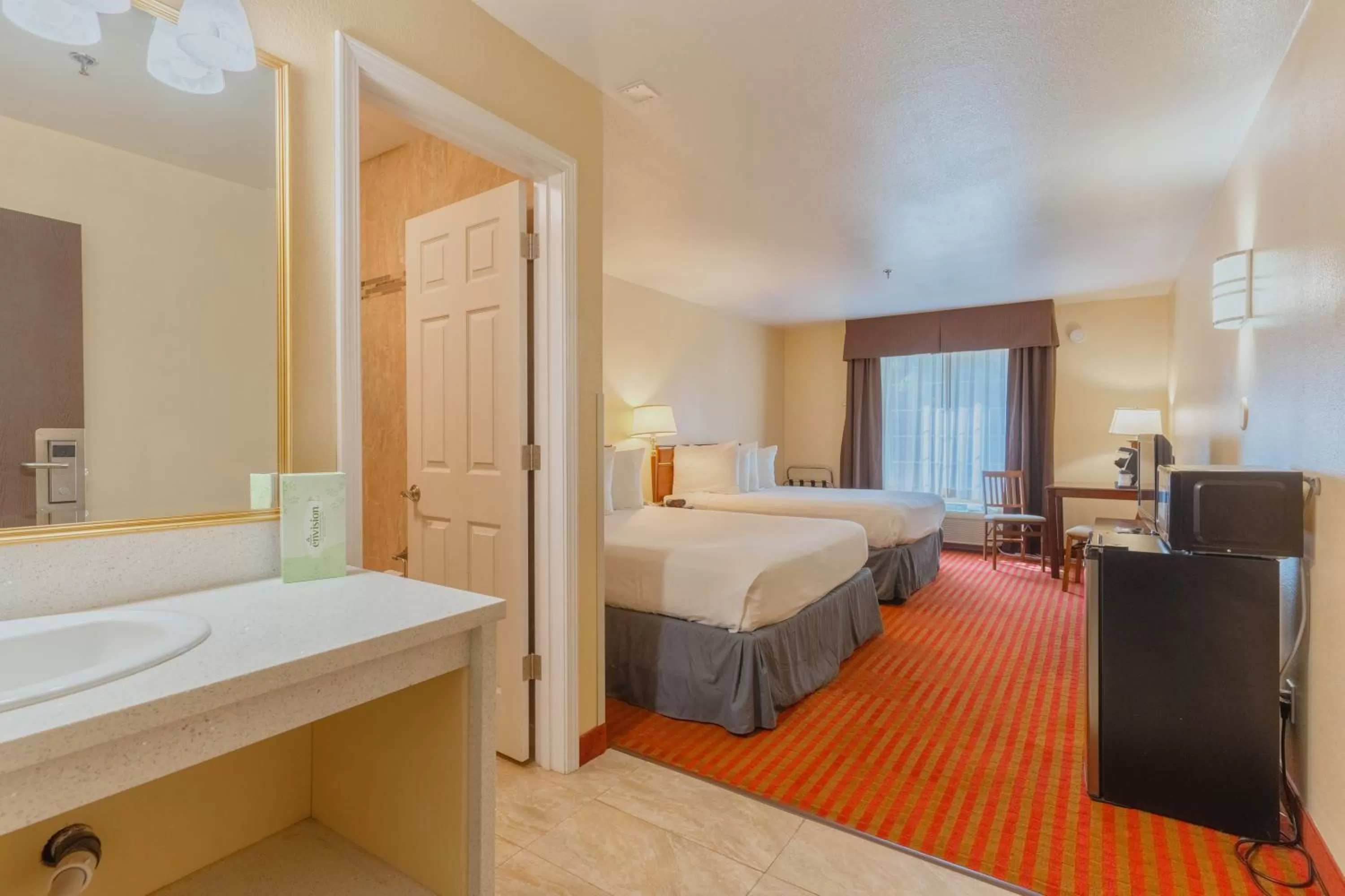 Bed in The Monarch Inn