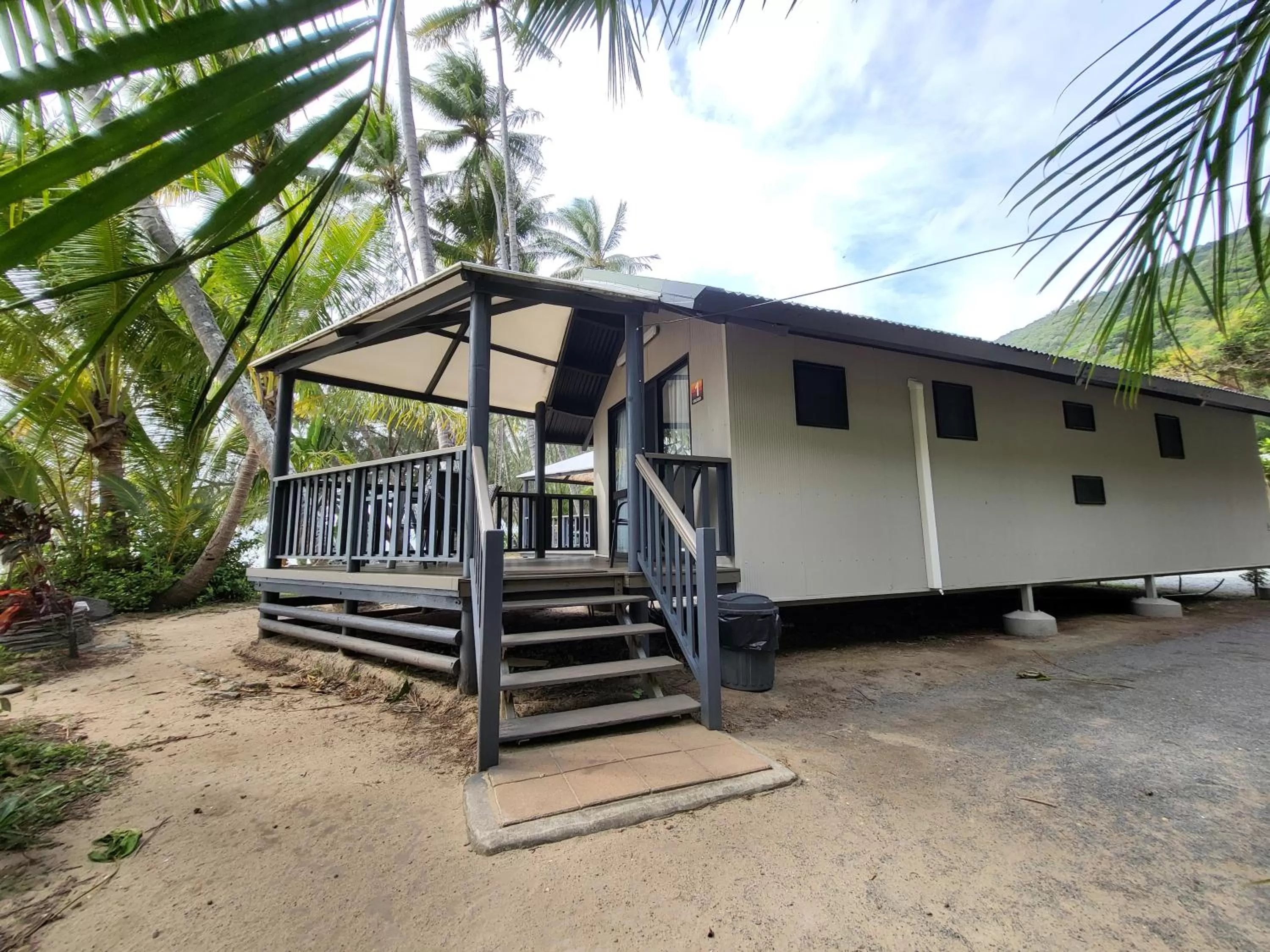 Property building in Ellis Beach Oceanfront Holiday Park