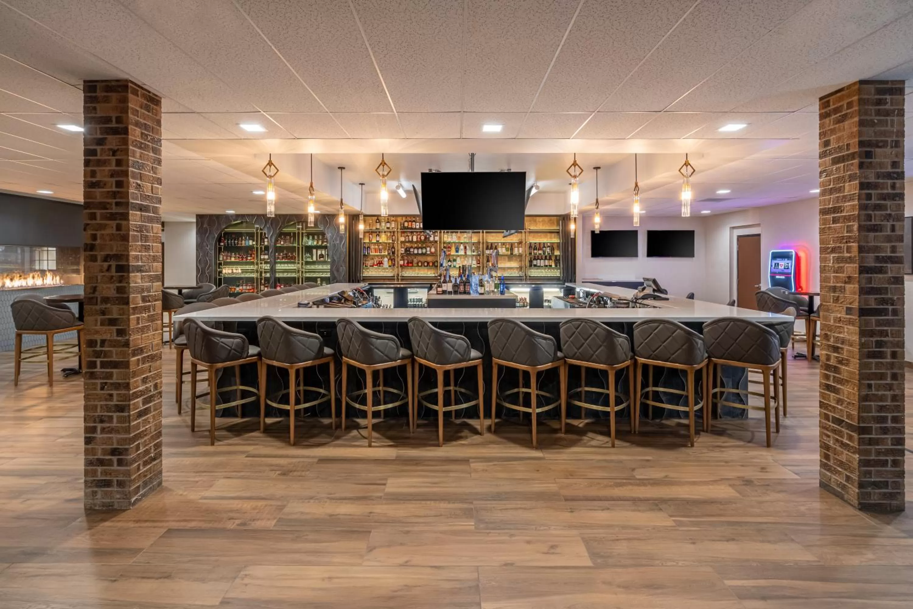 TV and multimedia in Grand Williston Hotel and Conference Center