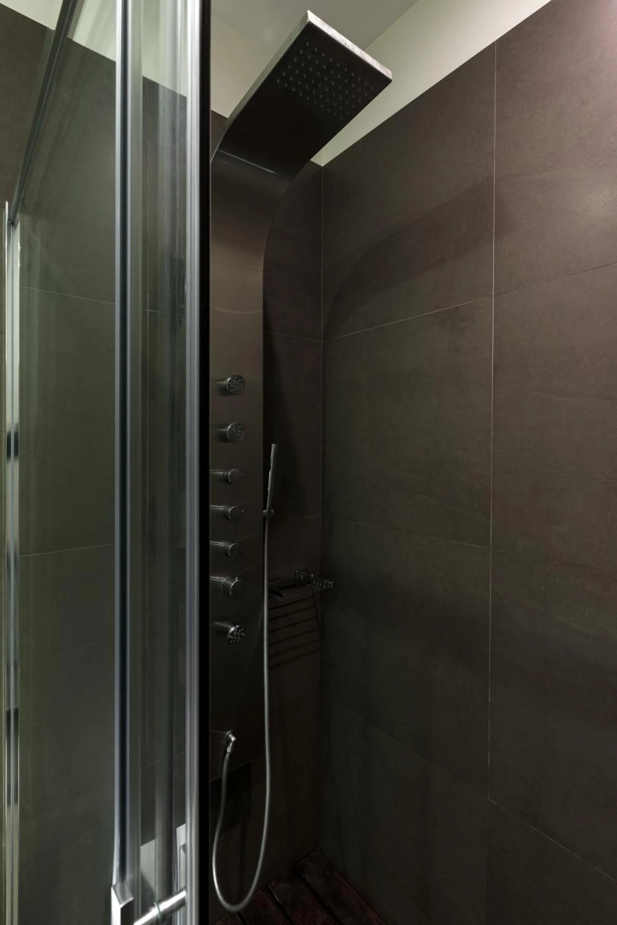 Shower in Tempus Hotel & Spa
