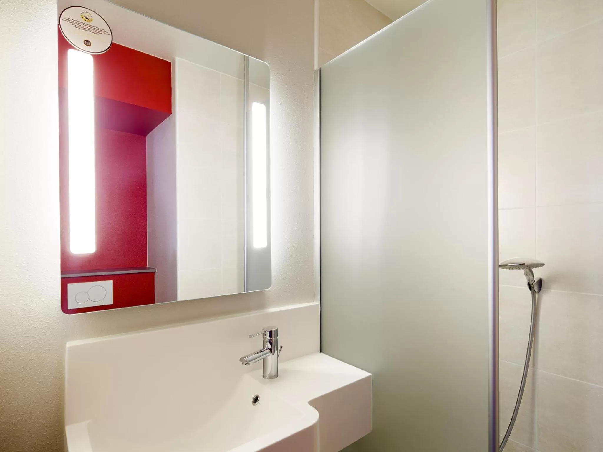 Bathroom in B&B HOTEL Marne-La-Vallée Torcy