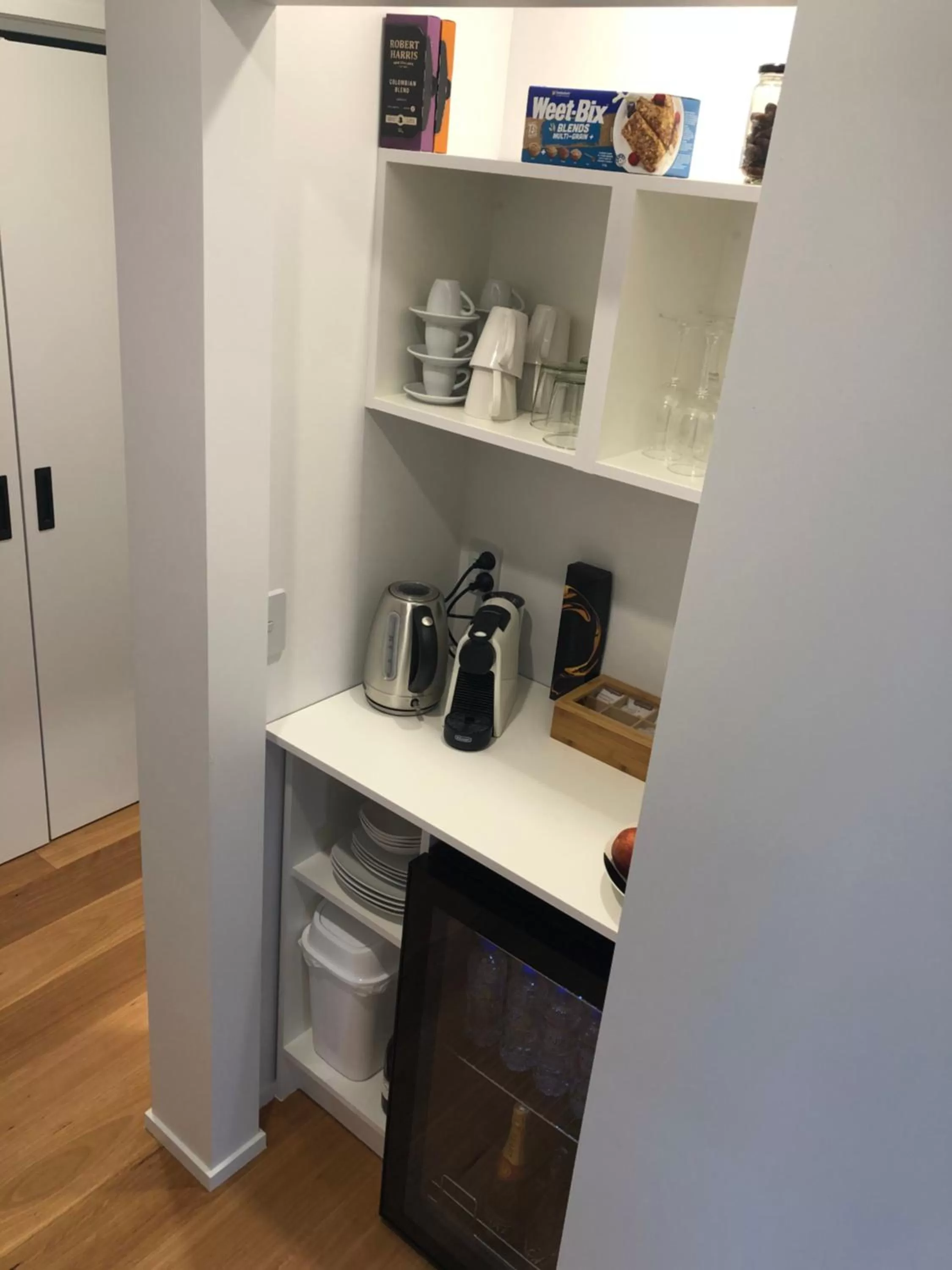 Coffee/tea facilities in Roy and Anns Haven