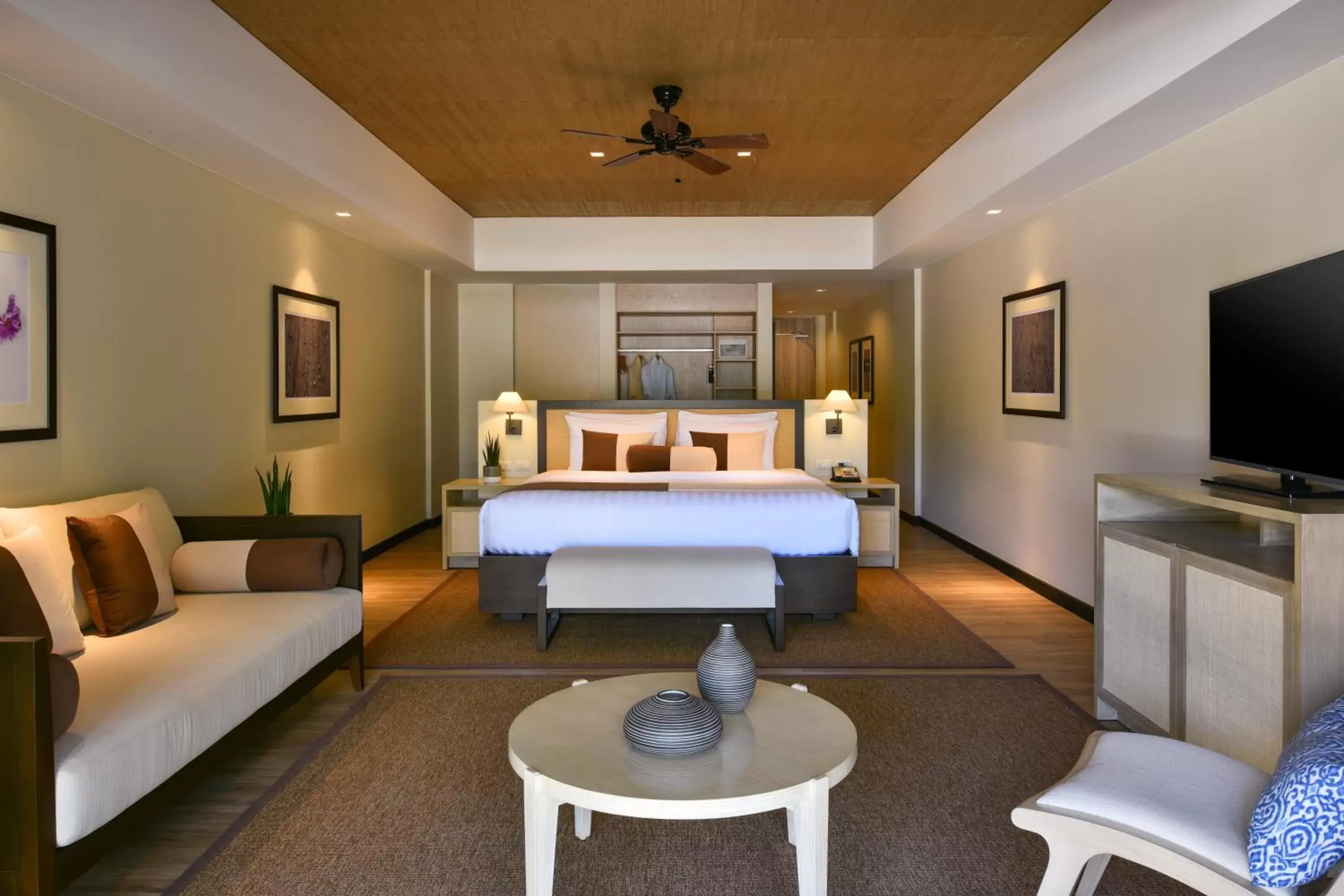 One-Bedroom Suite with 1 King Bed, Pool View in Seda Lio One-Bedroom Suite with 1 King Bed, Pool View in Seda Lio