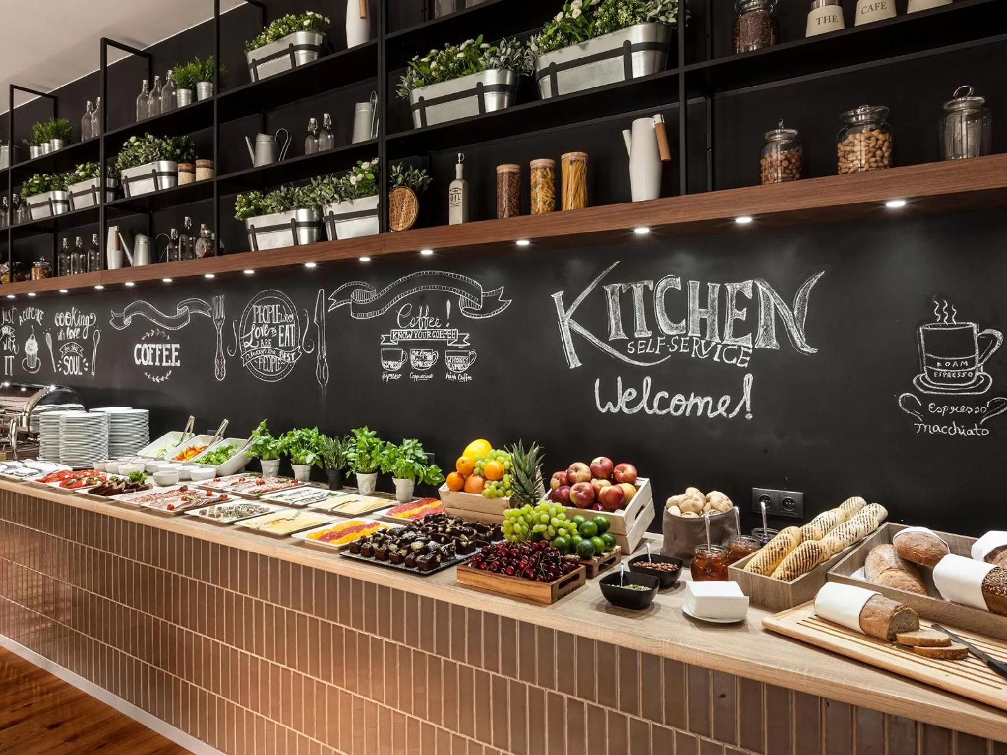 Restaurant/places to eat in Hotel Sadova