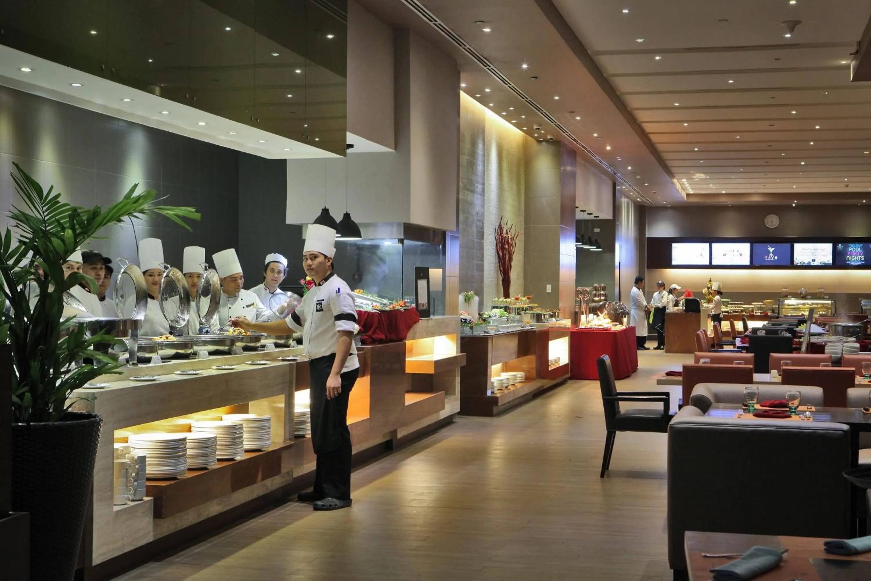 Restaurant/places to eat in Limketkai Luxe Hotel