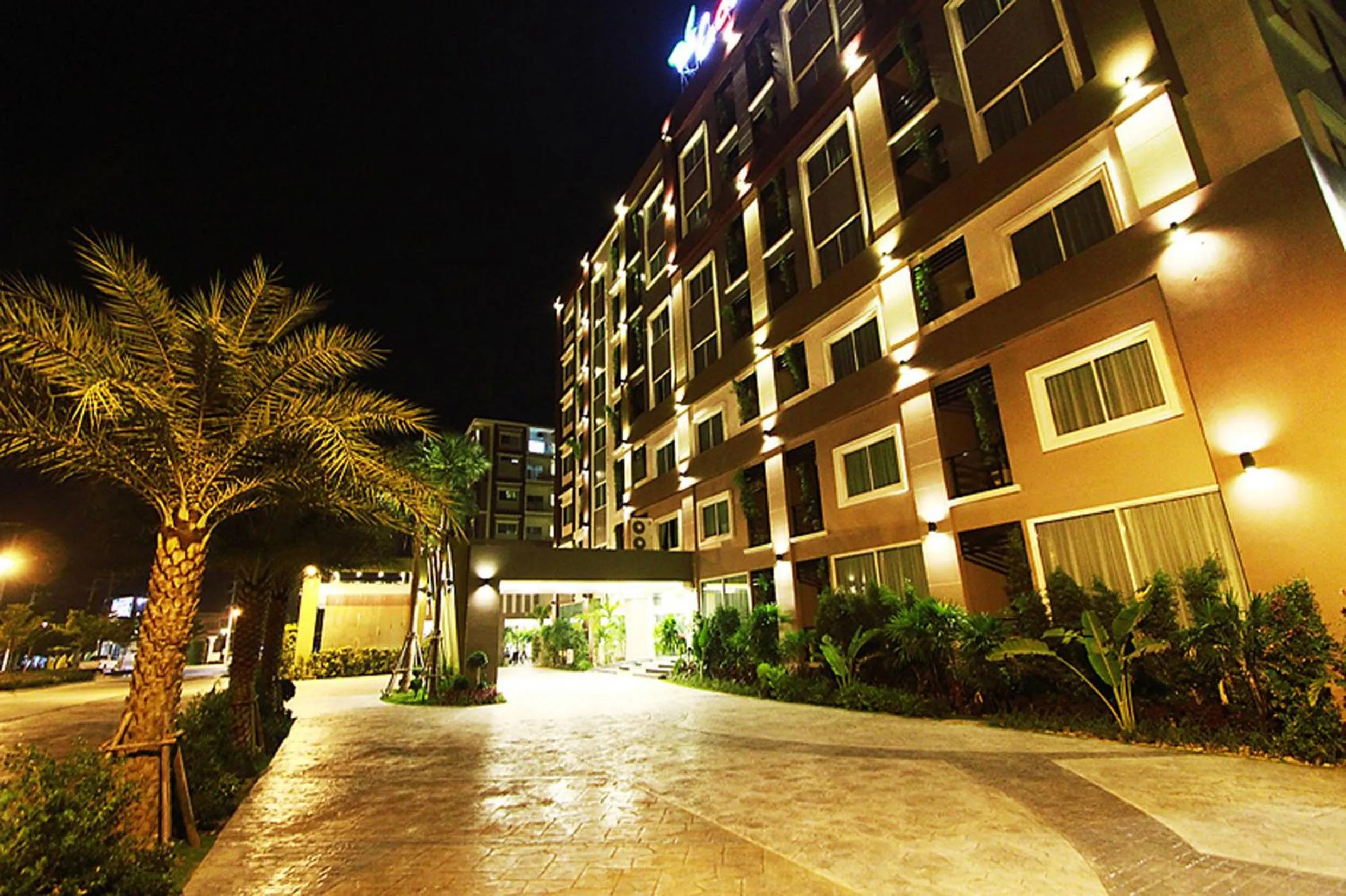 Property building in The Contrast i Hotel