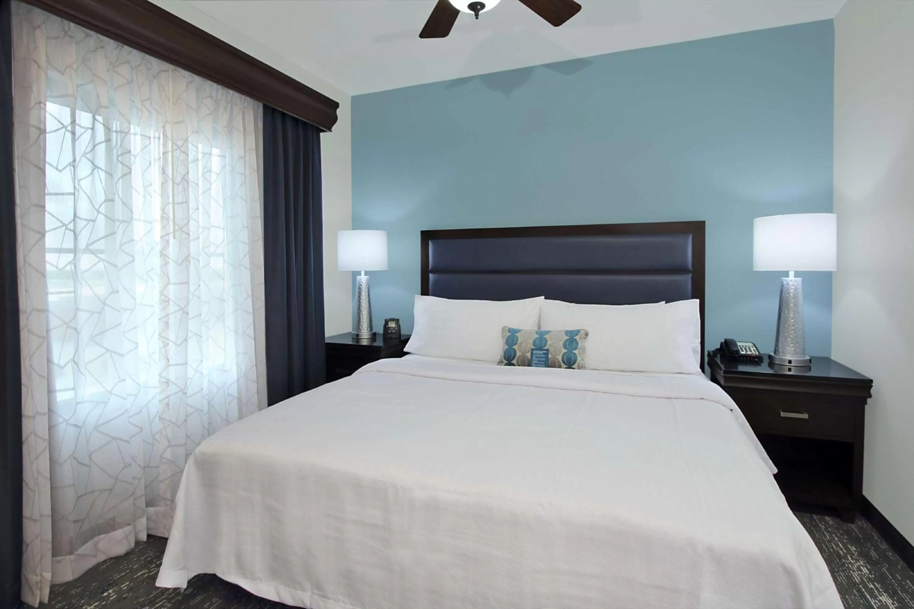 Bed in Homewood Suites by Hilton Miami - Airport West