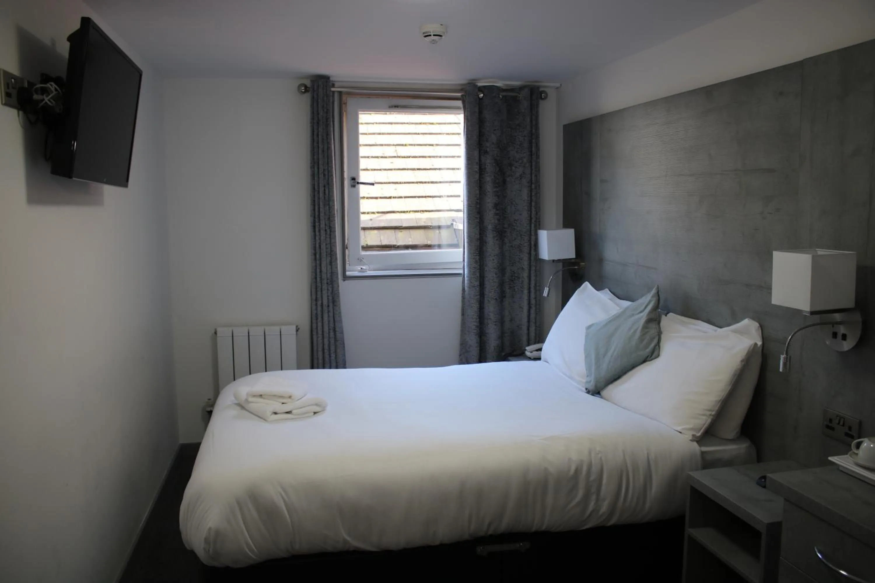 Bed in Brunswick Merchant City Hotel