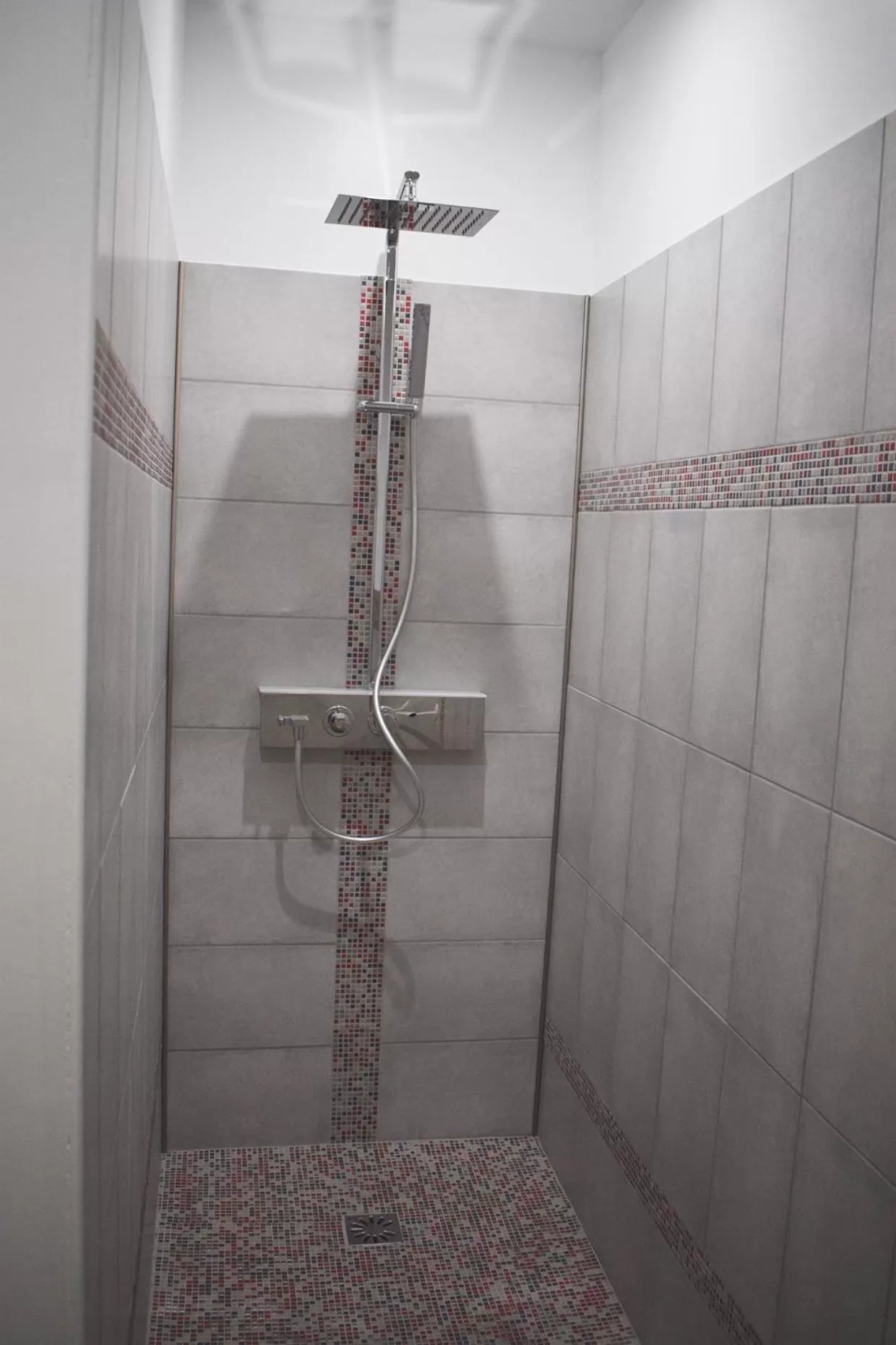 Shower in Art Home BnB