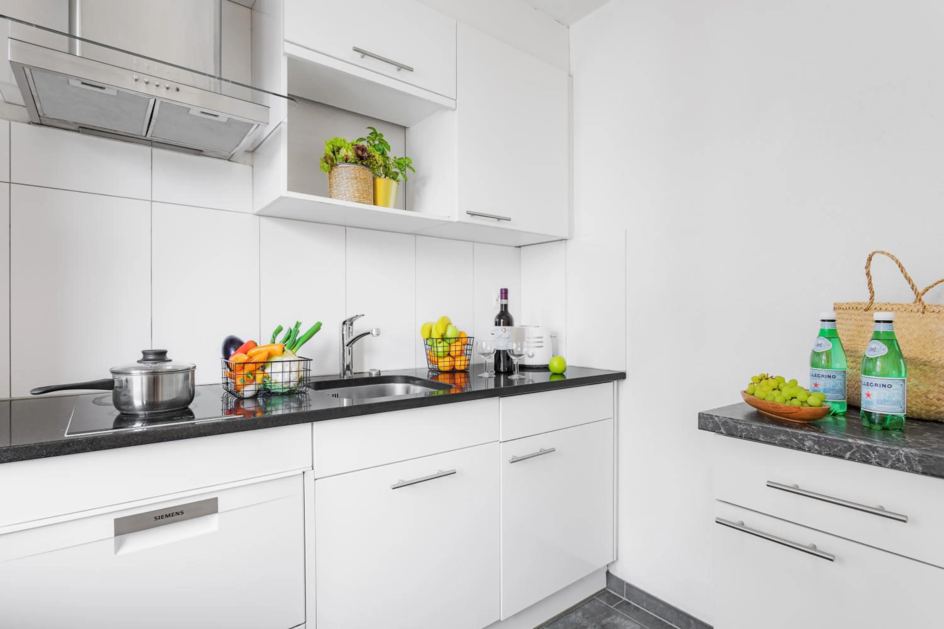 Kitchen or kitchenette in Swiss Star Zurich Oerlikon - Self Check-In