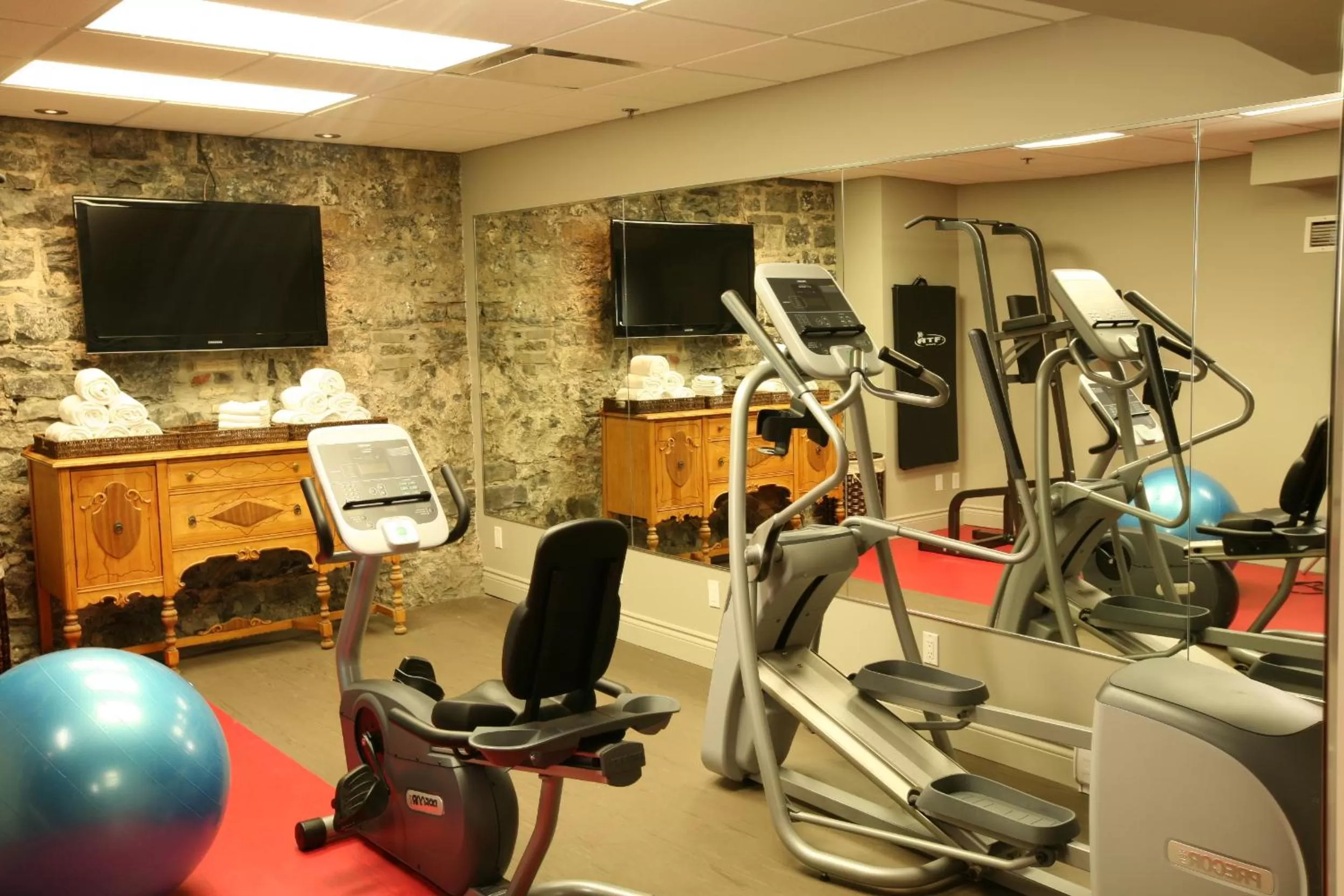 Fitness centre/facilities in Hotel du Vieux Quebec
