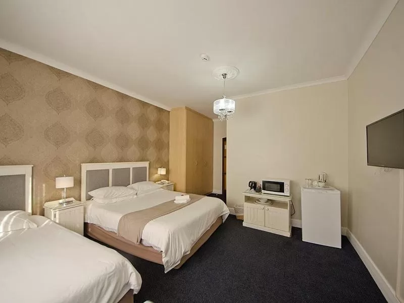 Family, Bed in The Russel Hotel