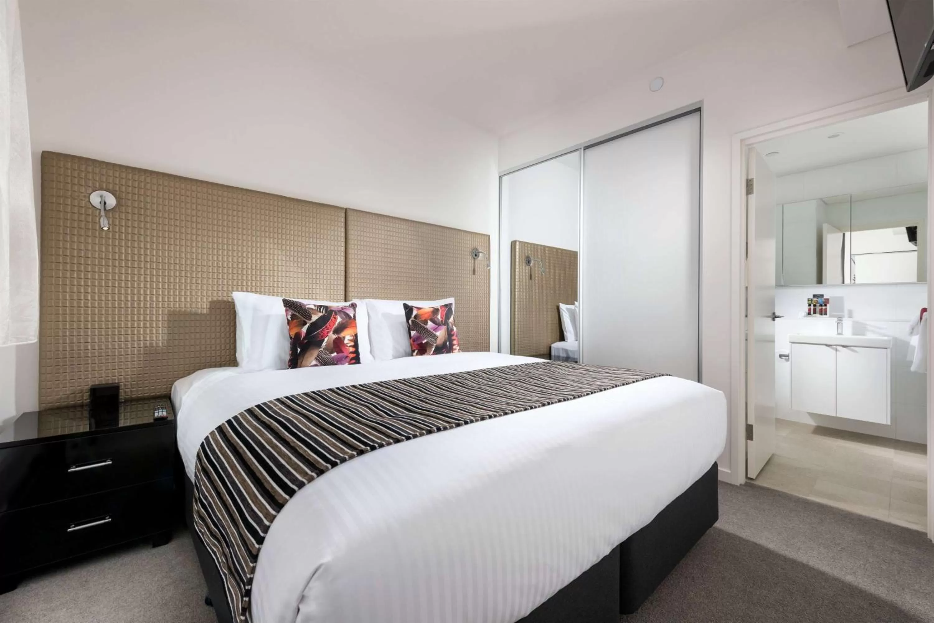 Photo of the whole room, Bed in Ramada by Wyndham VetroBlu Scarborough Beach