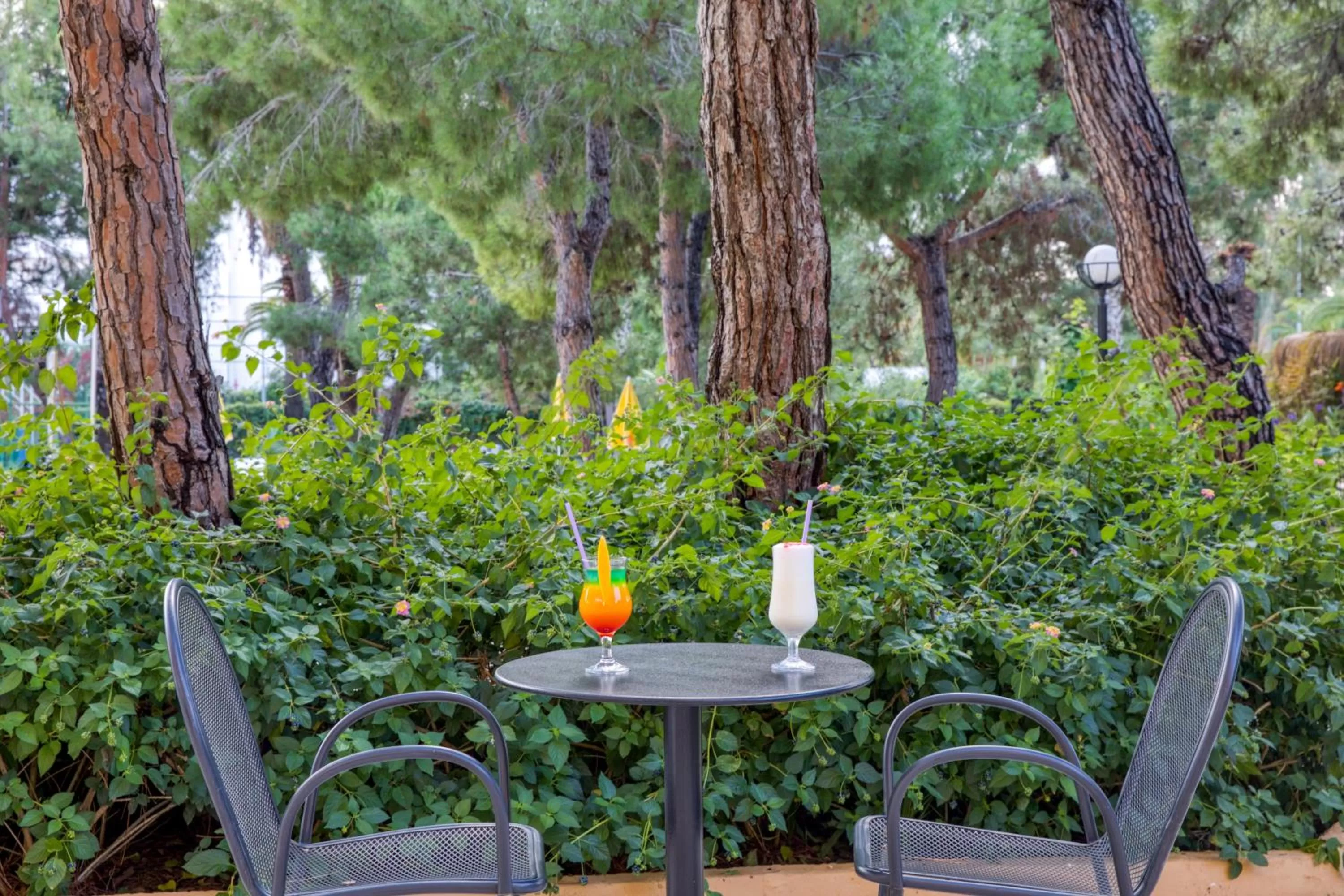 Garden in Asteria Collection Side